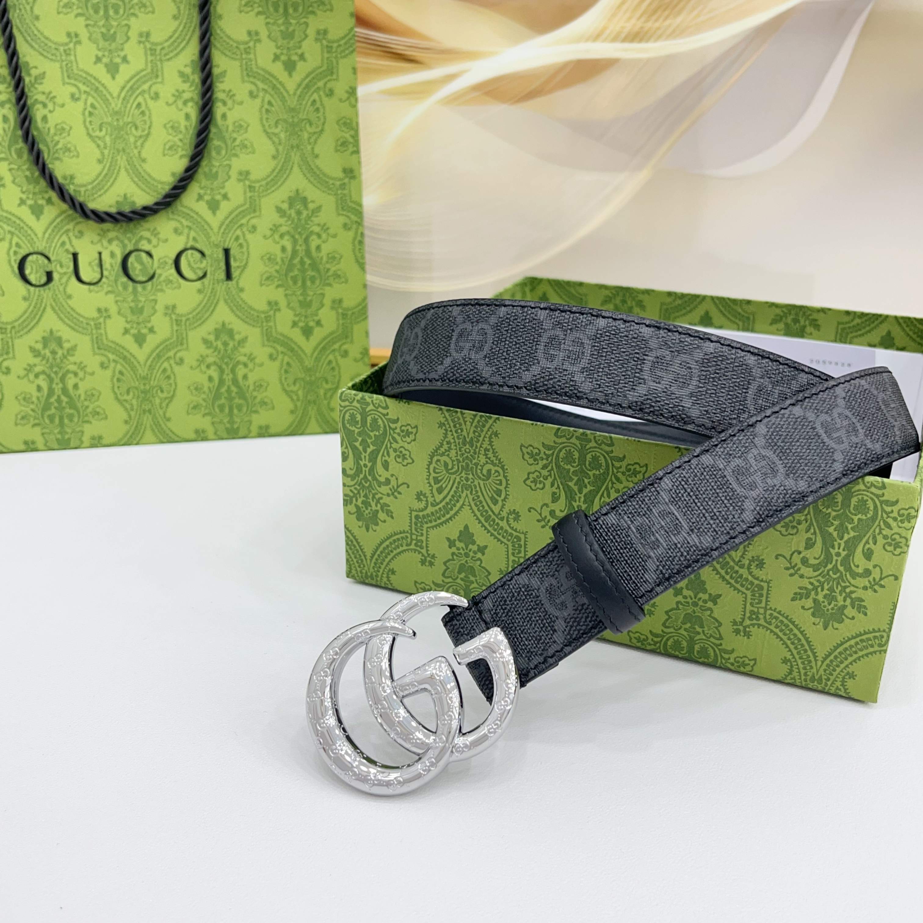 Gucci 3.0新款cc压花铜扣，经典防水布料配头层牛皮底，时尚百搭，商务休闲！