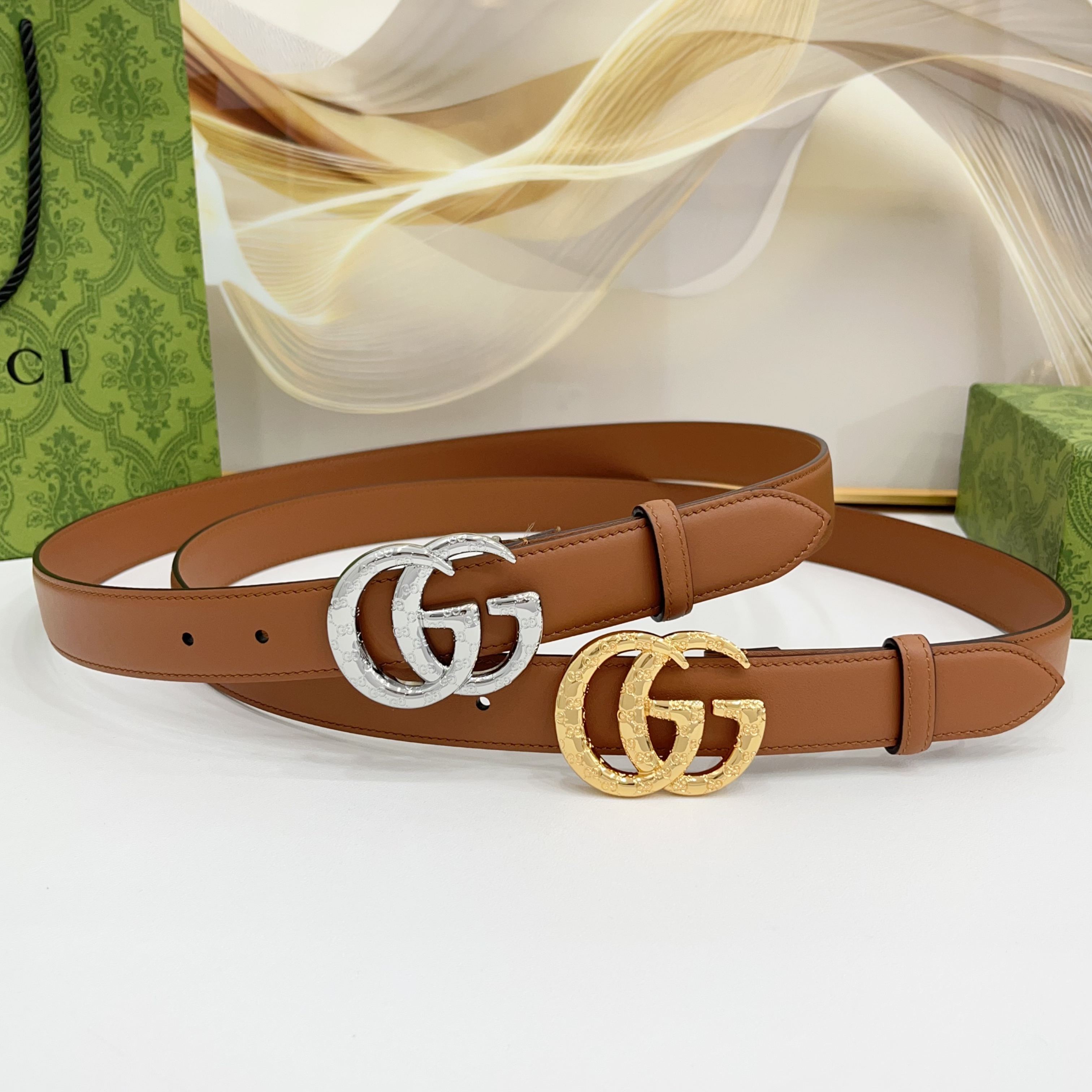 Gucci 3.0新款cc压花铜扣，经典防水布料配头层牛皮底，时尚百搭，商务休闲！