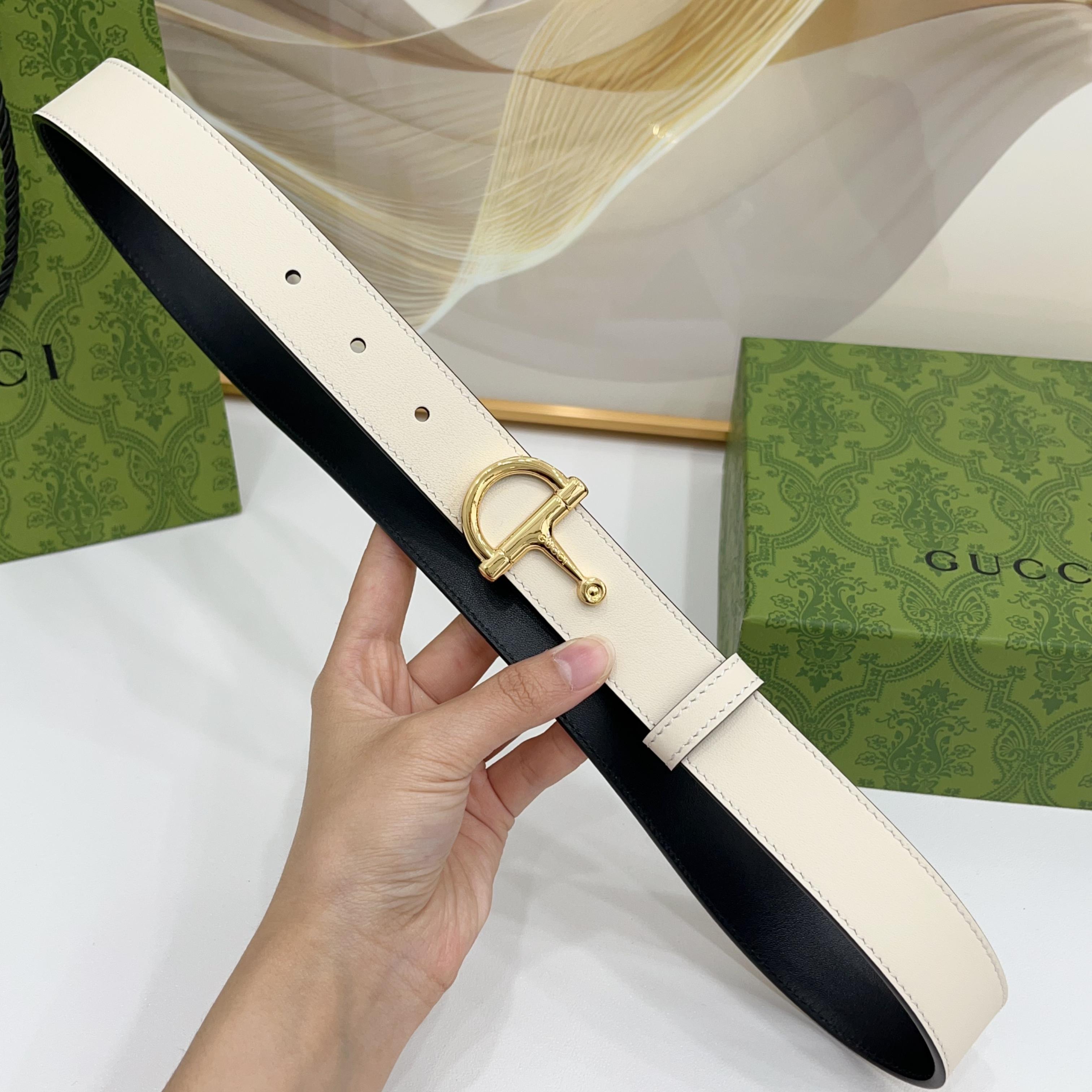 Gucci 3.0cm腰带甄选光滑皮革，饰有标志性搭扣，双面头层牛皮，时尚百搭！