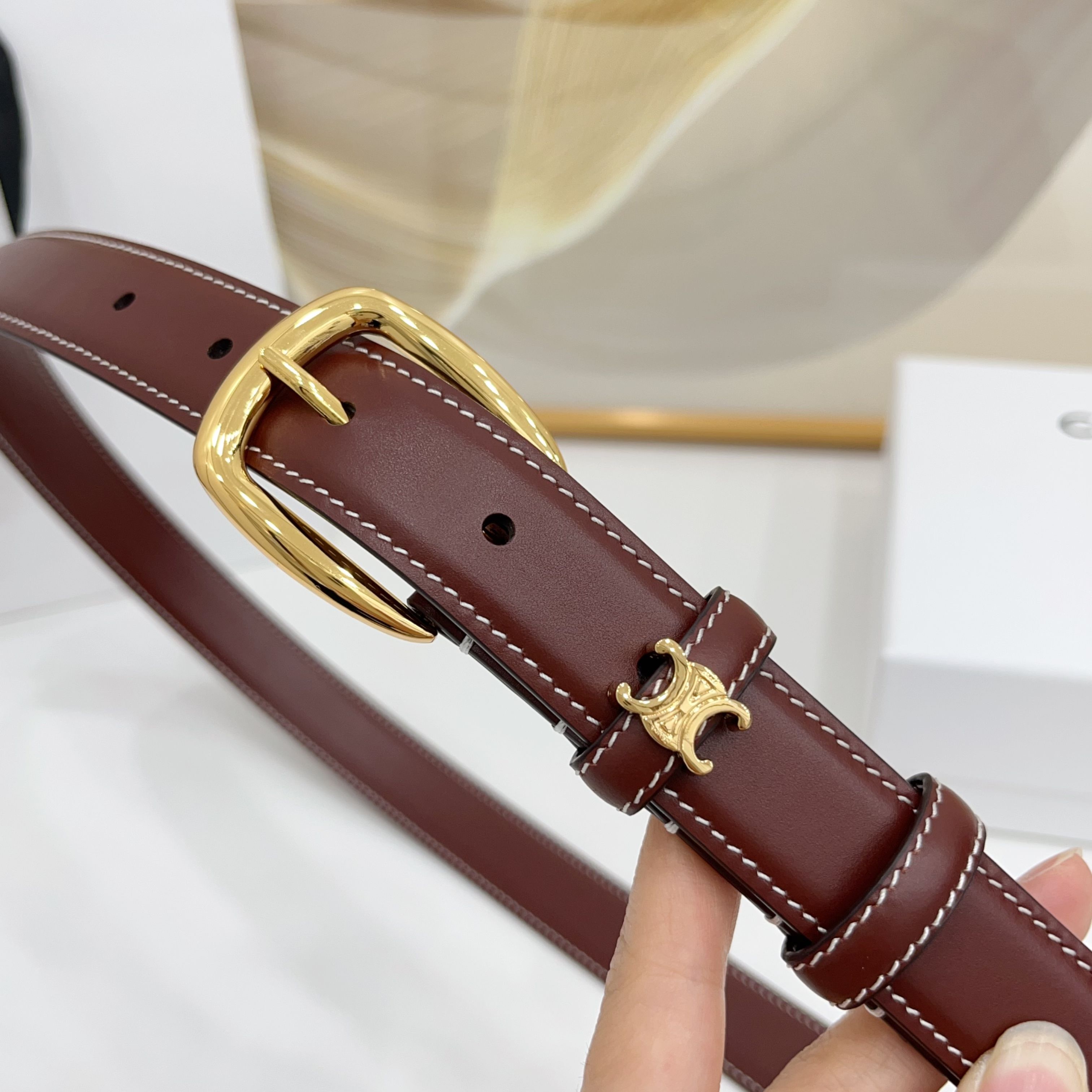 赛琳celine 凯旋门腰带2.5cm精品彩色带身 上新！双面小牛皮，质感细腻，丝滑，高端品质，做工精细