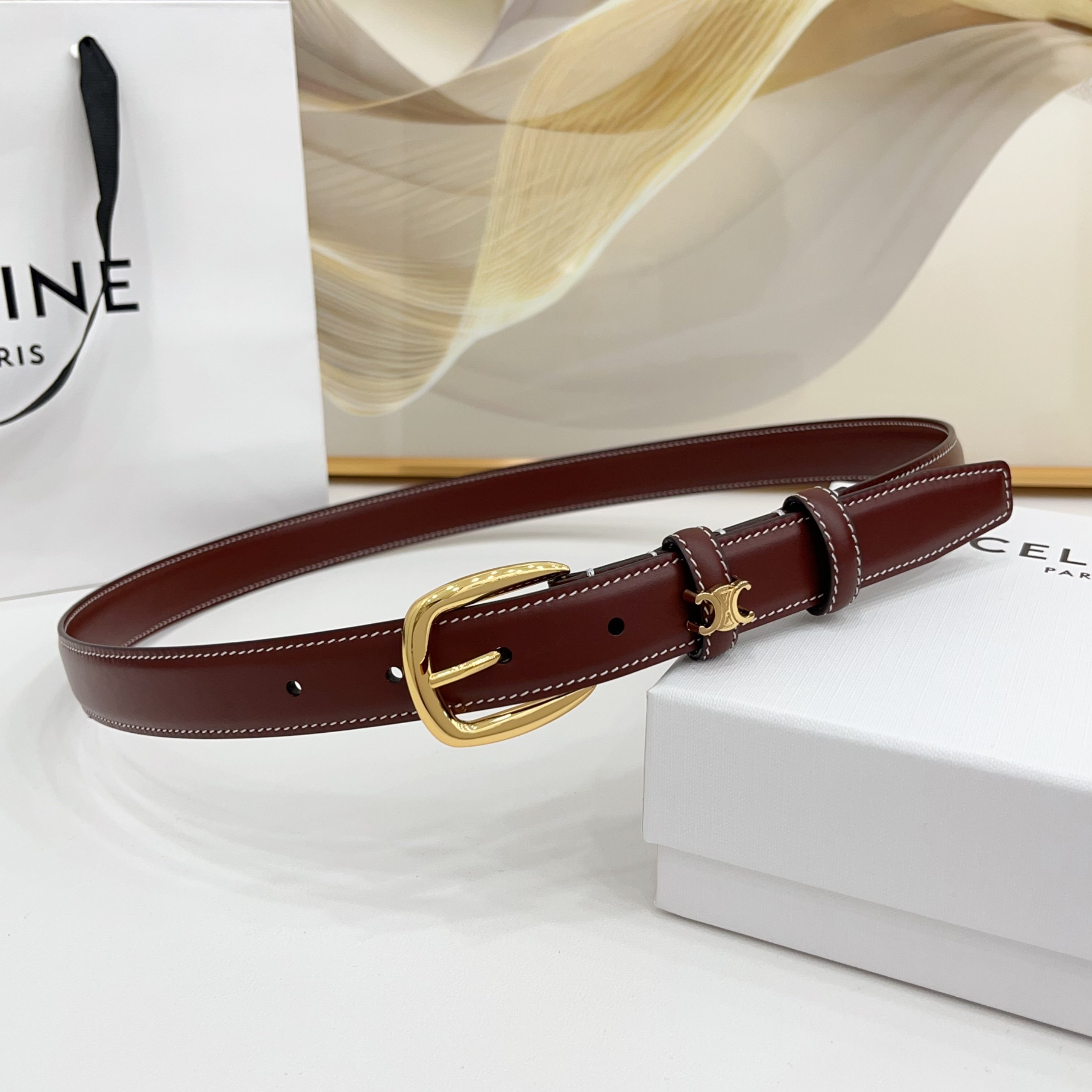 赛琳celine 凯旋门腰带2.5cm精品彩色带身 上新！双面小牛皮，质感细腻，丝滑，高端品质，做工精细