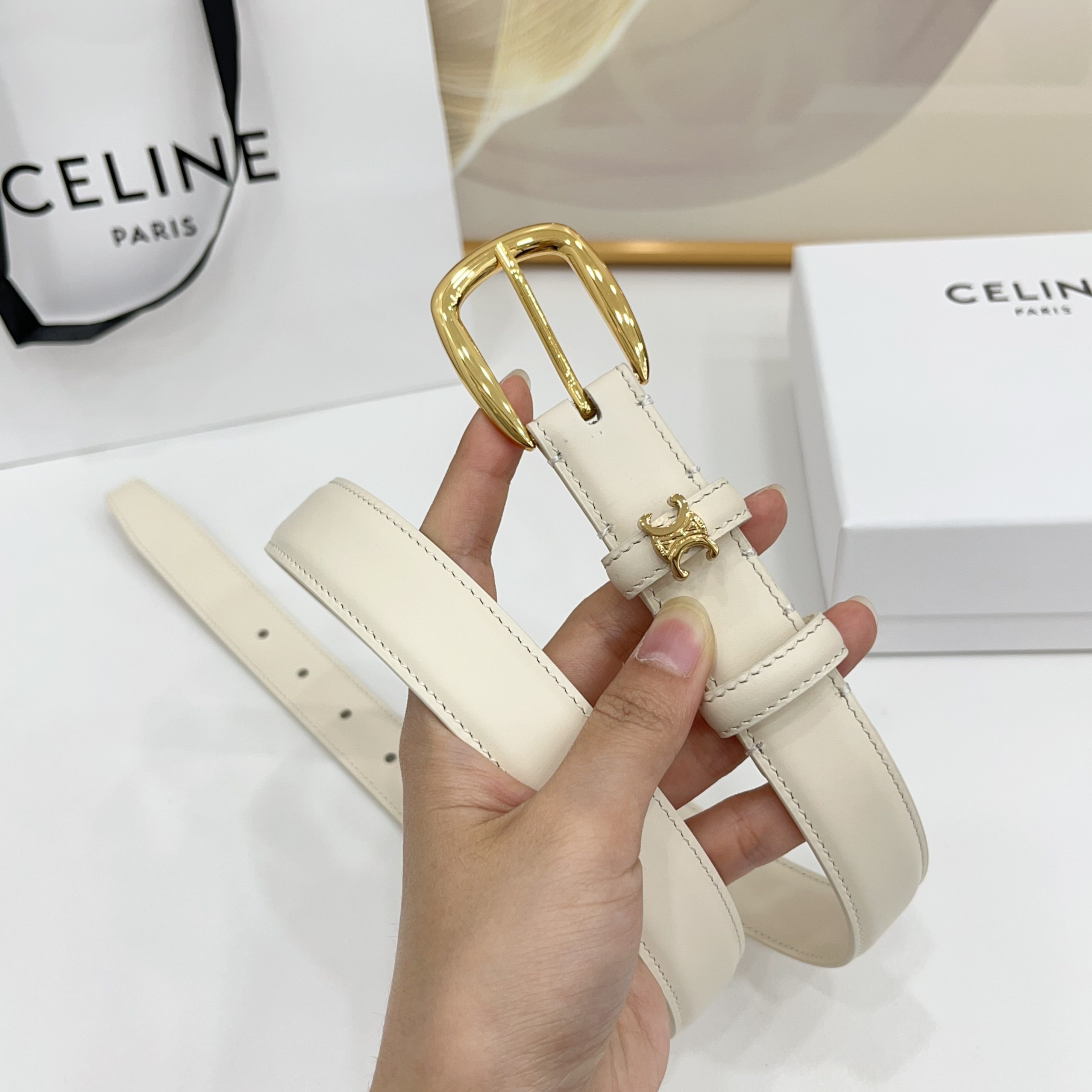 赛琳celine 凯旋门腰带2.5cm精品彩色带身 上新！双面小牛皮，质感细腻，丝滑，高端品质，做工精细