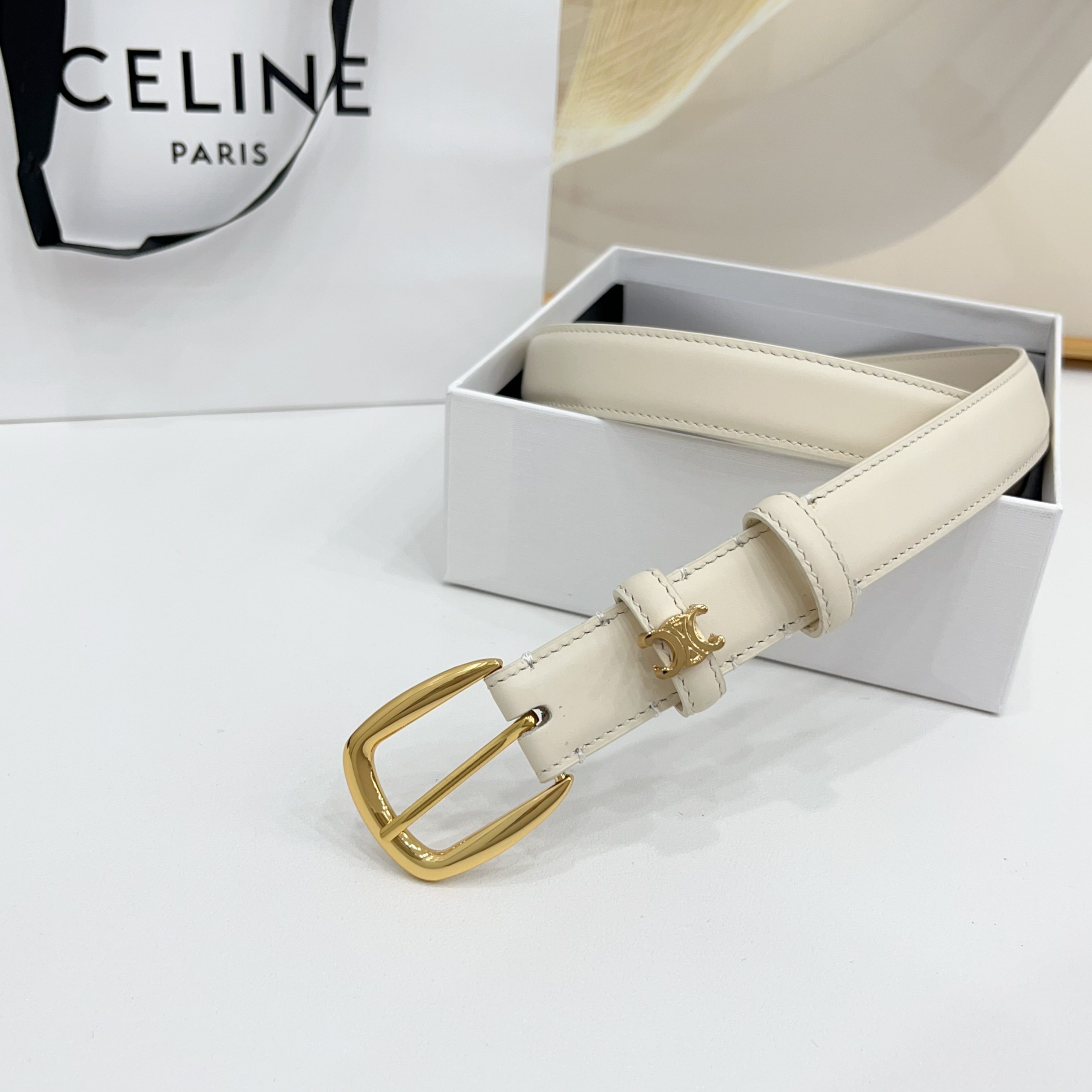 赛琳celine 凯旋门腰带2.5cm精品彩色带身 上新！双面小牛皮，质感细腻，丝滑，高端品质，做工精细