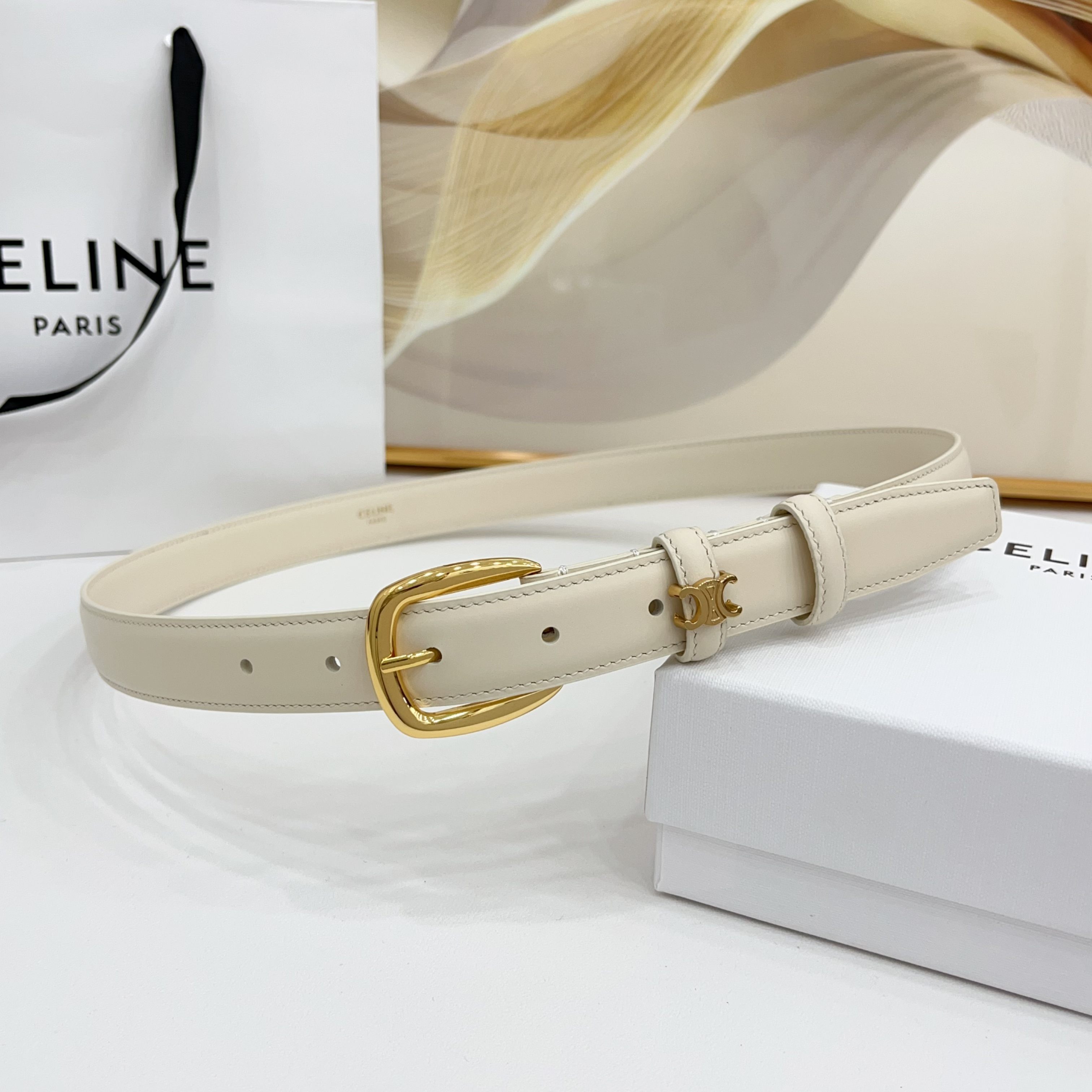 赛琳celine 凯旋门腰带2.5cm精品彩色带身 上新！双面小牛皮，质感细腻，丝滑，高端品质，做工精细