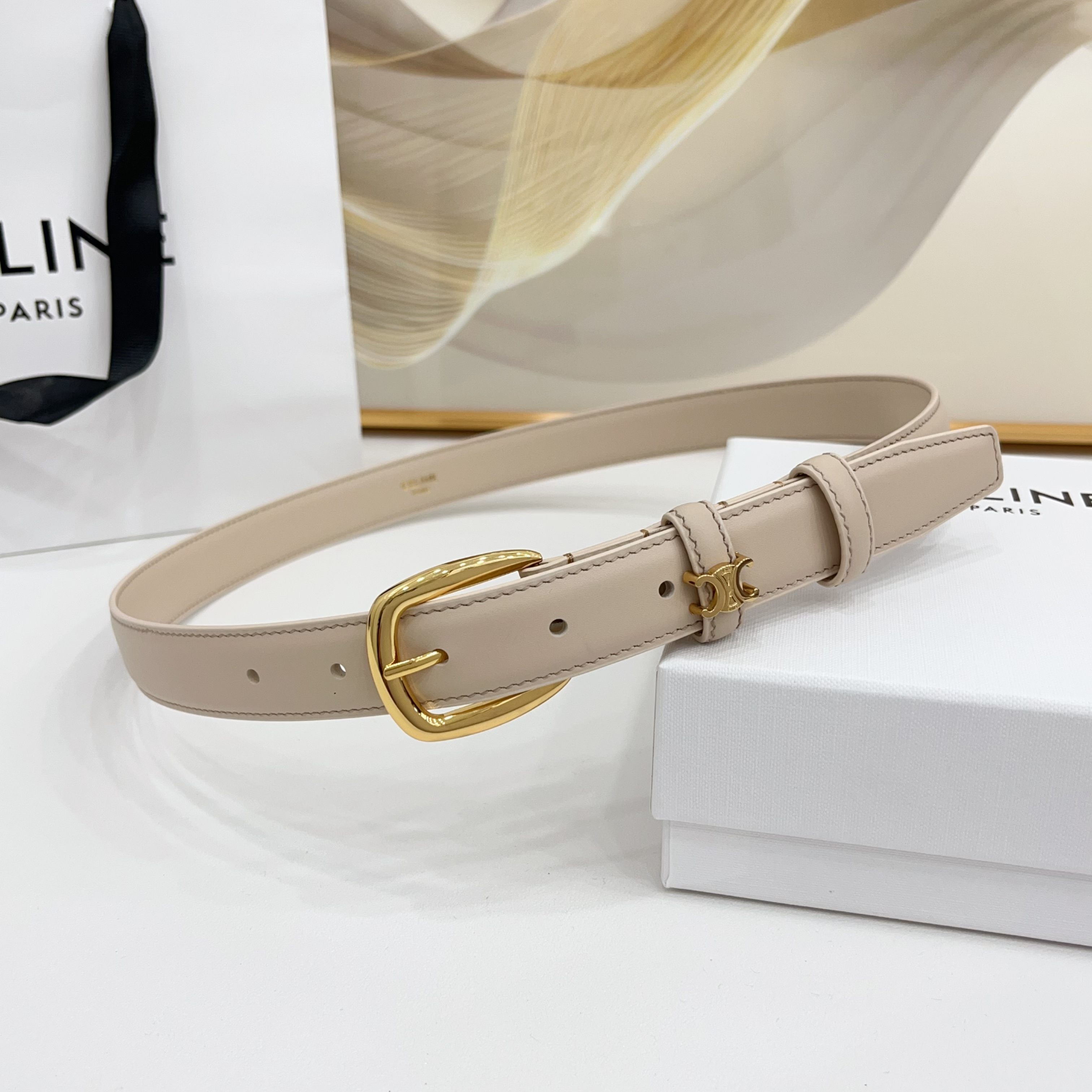 赛琳celine 凯旋门腰带2.5cm精品彩色带身 上新！双面小牛皮，质感细腻，丝滑，高端品质，做工精细