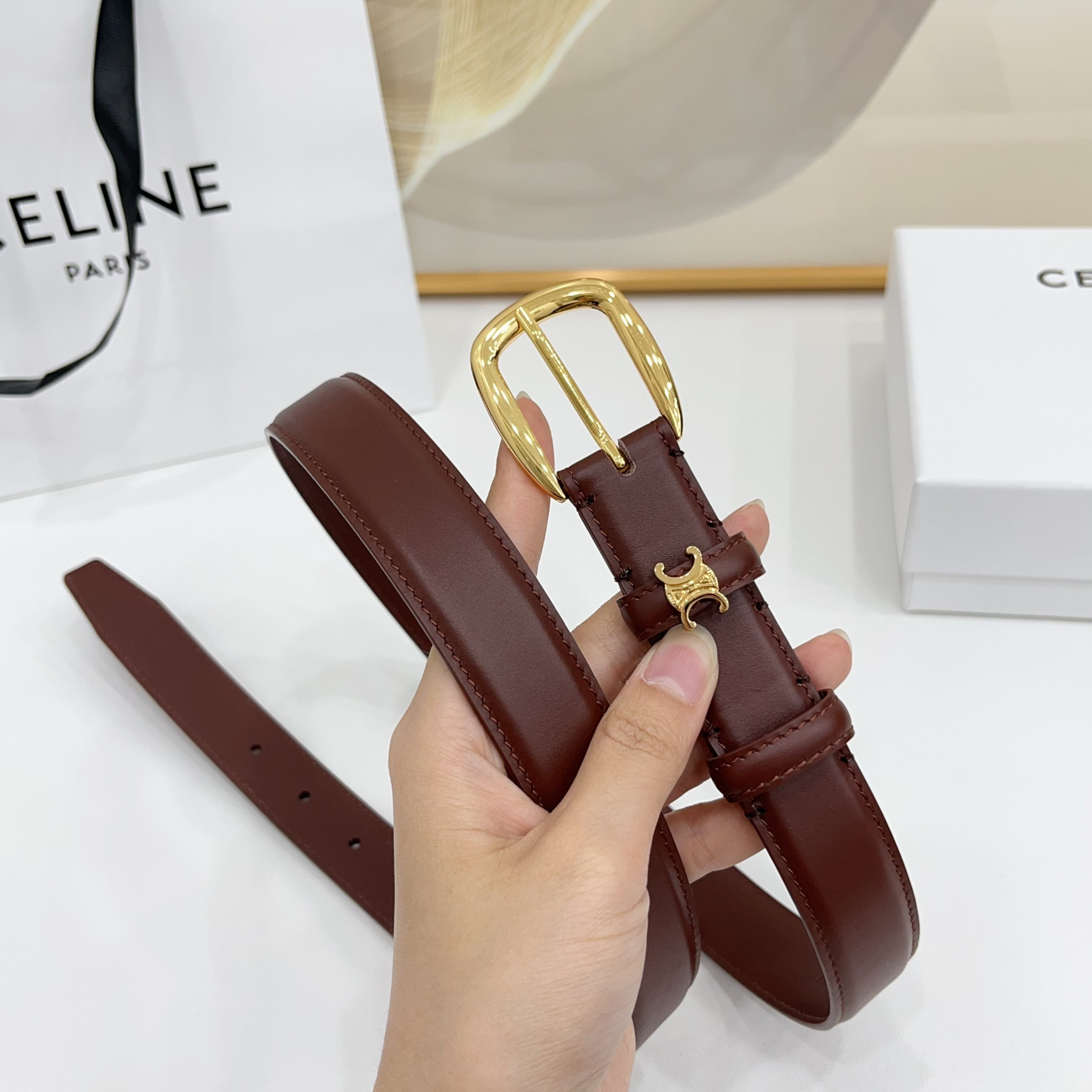 赛琳celine 凯旋门腰带2.5cm精品彩色带身 上新！双面小牛皮，质感细腻，丝滑，高端品质，做工精细