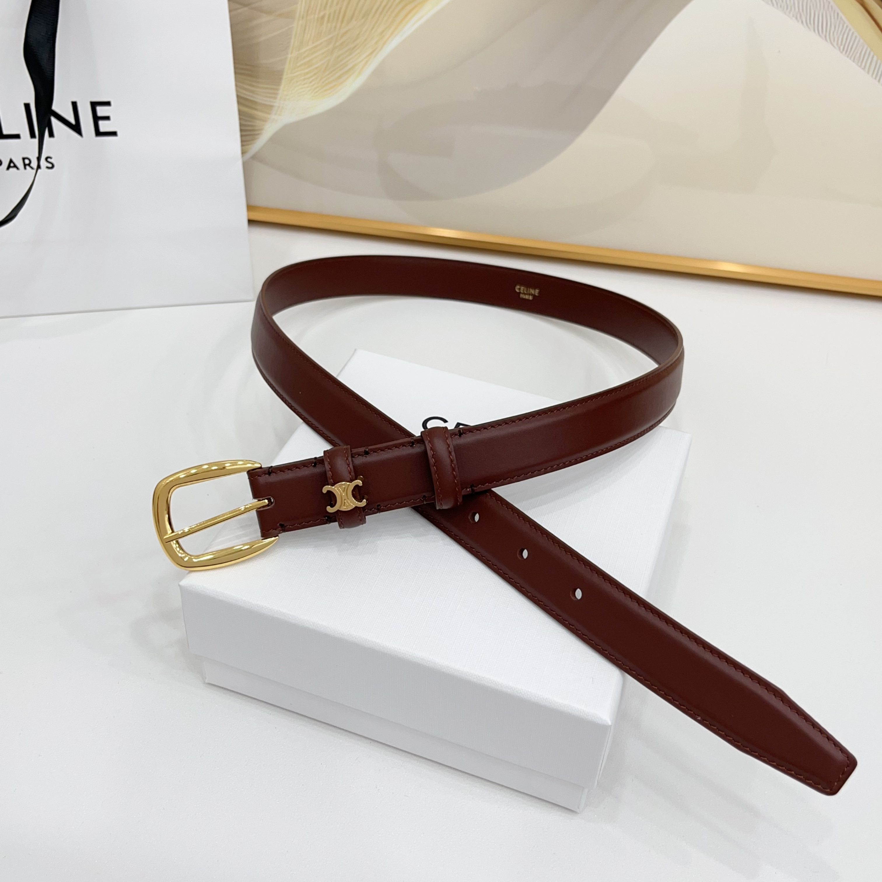 赛琳celine 凯旋门腰带2.5cm精品彩色带身 上新！双面小牛皮，质感细腻，丝滑，高端品质，做工精细