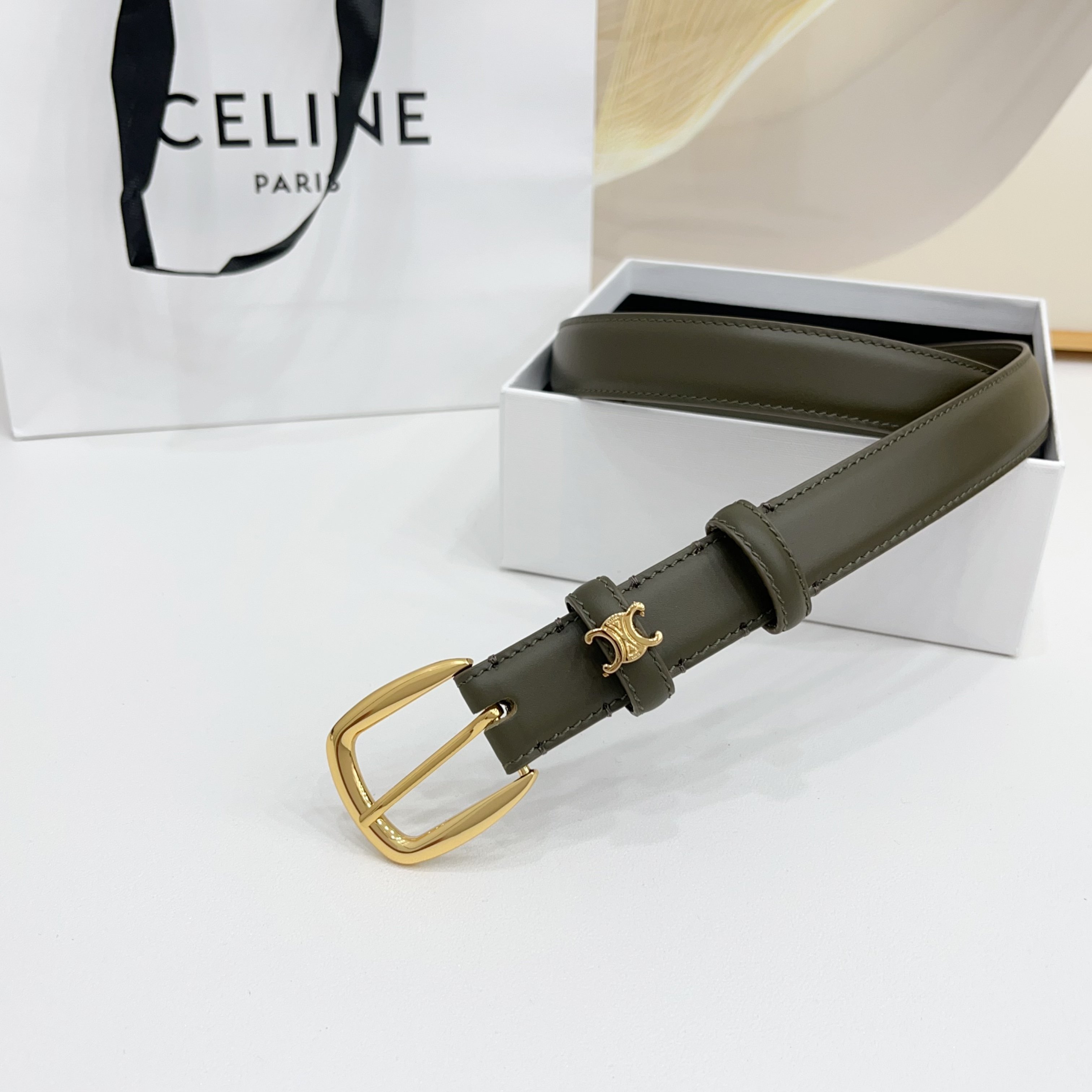 赛琳celine 凯旋门腰带2.5cm精品彩色带身 上新！双面小牛皮，质感细腻，丝滑，高端品质，做工精细