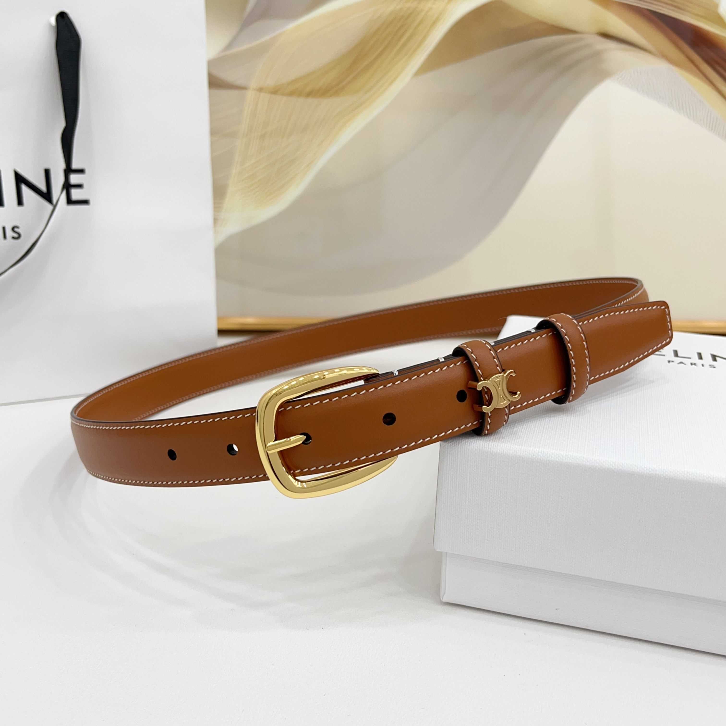 赛琳celine 凯旋门腰带2.5cm精品彩色带身 上新！双面小牛皮，质感细腻，丝滑，高端品质，做工精细