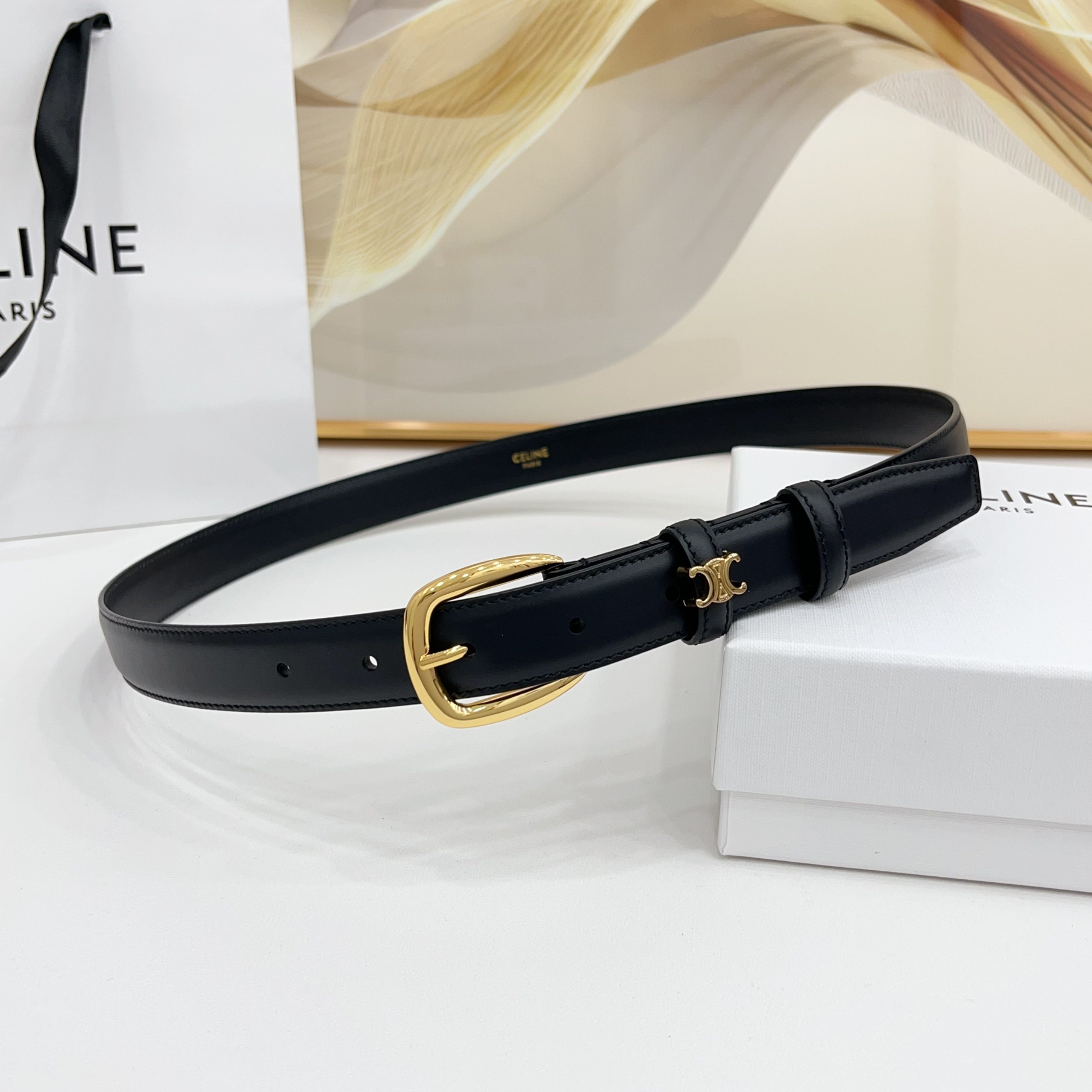 赛琳celine 凯旋门腰带2.5cm精品彩色带身 上新！双面小牛皮，质感细腻，丝滑，高端品质，做工精细