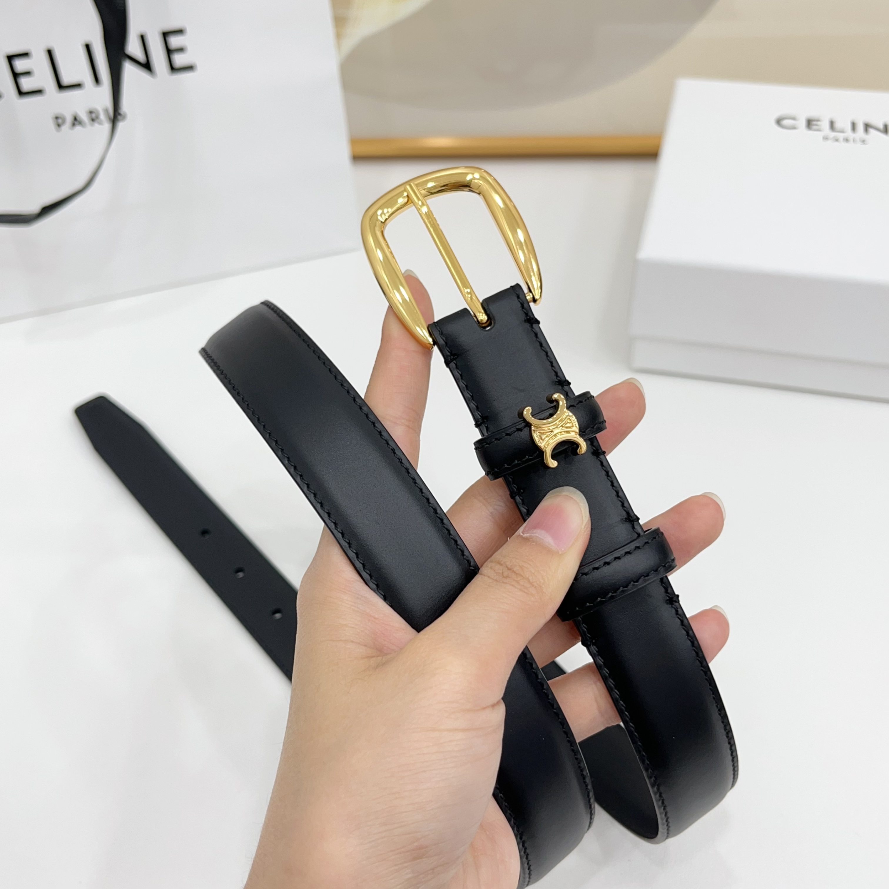赛琳celine 凯旋门腰带2.5cm精品彩色带身 上新！双面小牛皮，质感细腻，丝滑，高端品质，做工精细