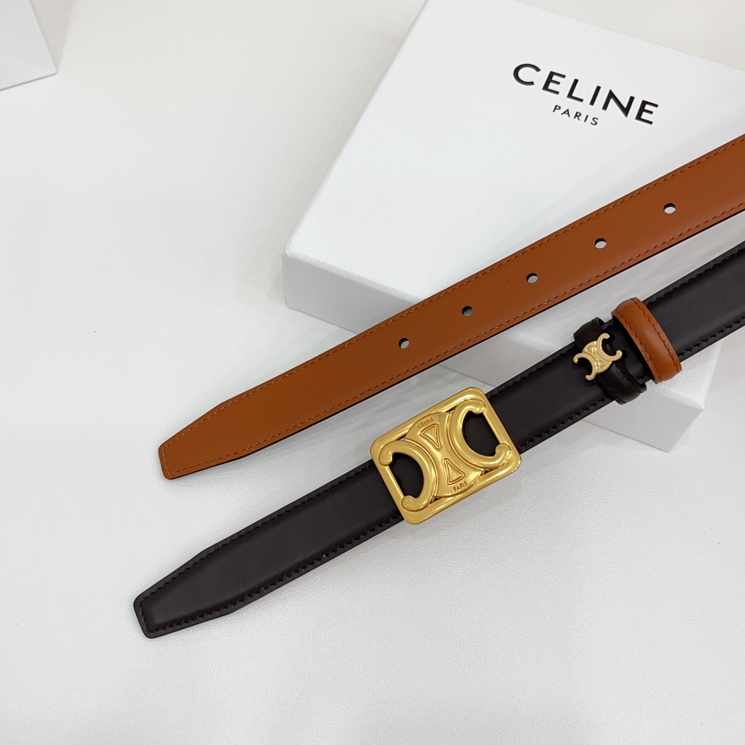Celine 赛琳 2.5cm凯旋门新款 双面彩色带身上新双面头层小牛皮，质感细腻，丝滑，高端品质，做工