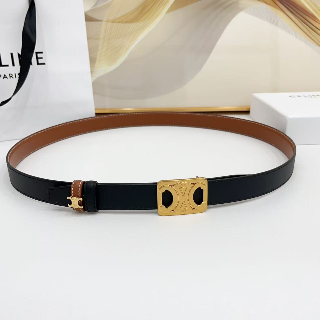 Celine 赛琳 2.5cm凯旋门新款 双面彩色带身上新双面头层小牛皮，质感细腻，丝滑，高端品质，做工