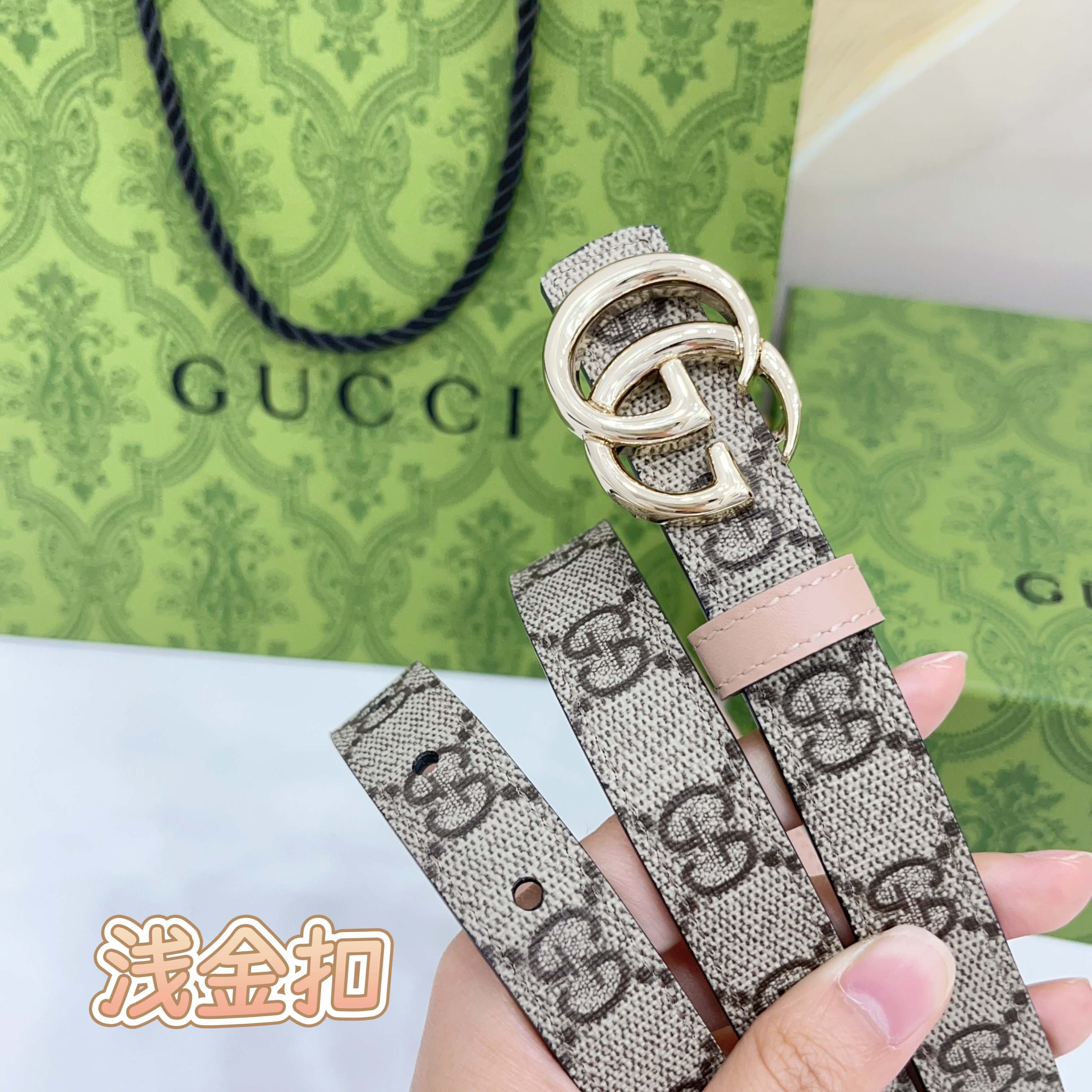 Gucci 2.0cm经典防水布料搭配头层牛皮底，经典双C挂扣，对官网浅金扣，银色扣，时尚百搭！