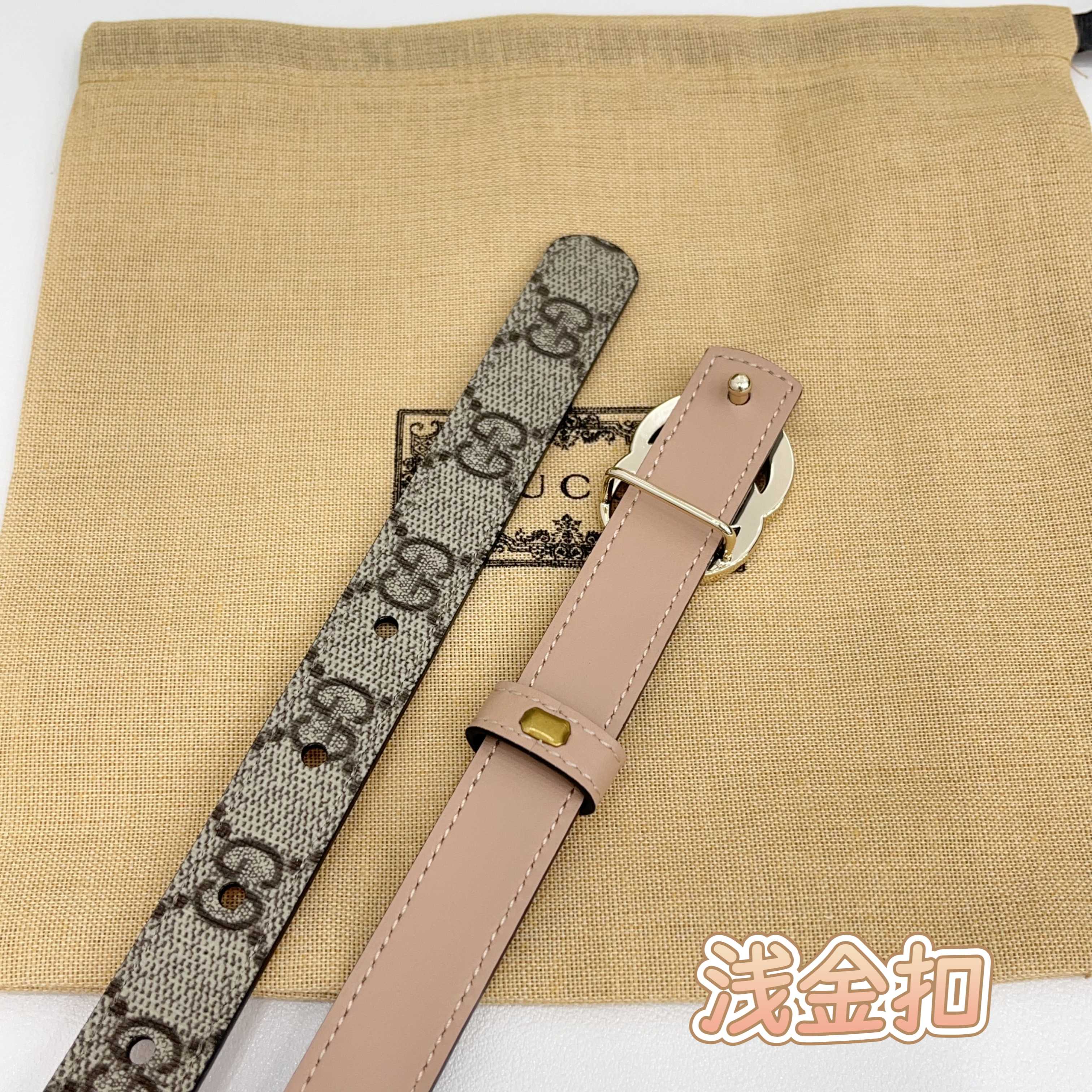 Gucci 2.0cm经典防水布料搭配头层牛皮底，经典双C挂扣，对官网浅金扣，银色扣，时尚百搭！