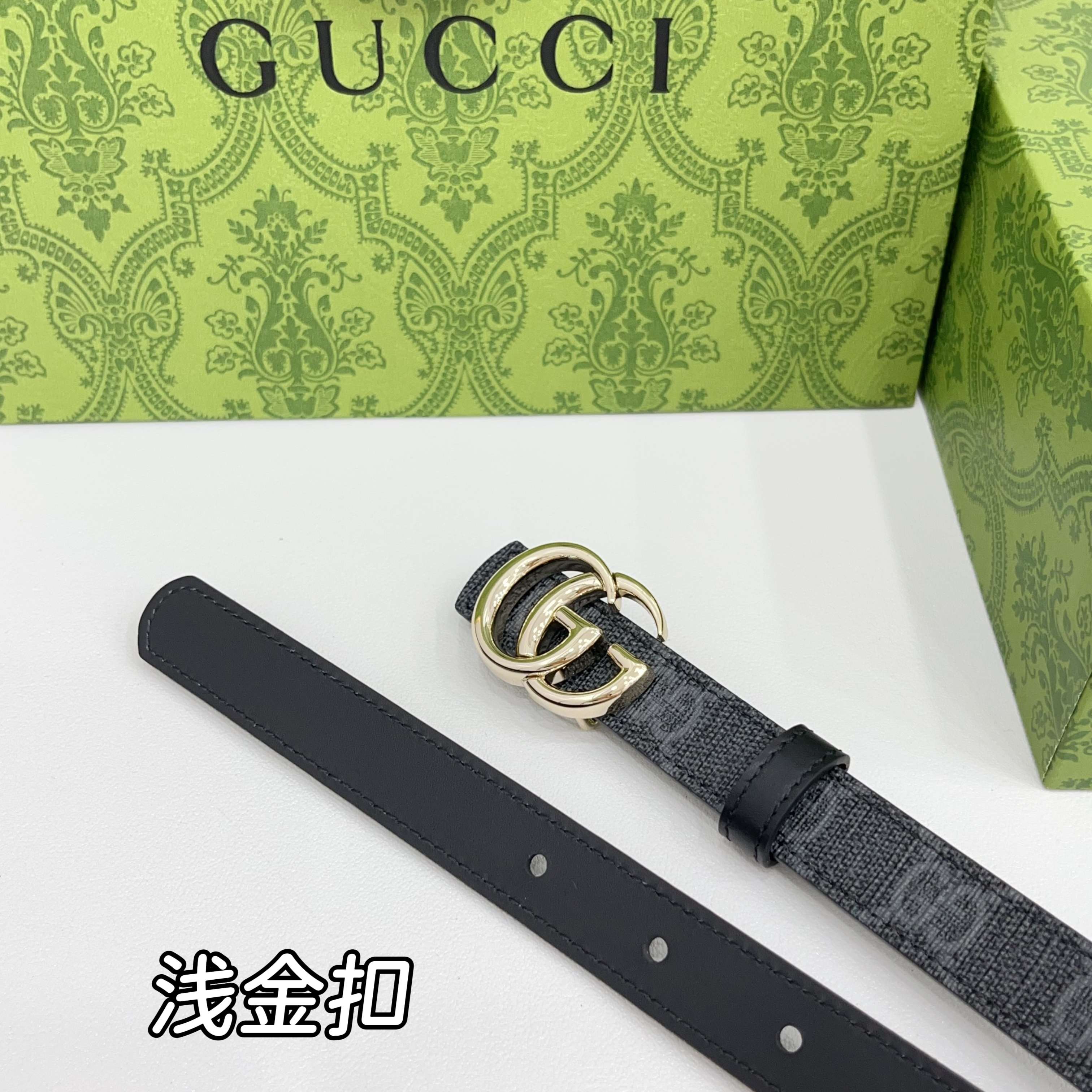 Gucci 2.0cm经典防水布料搭配头层牛皮底，经典双C挂扣，对官网浅金扣，银色扣，时尚百搭！