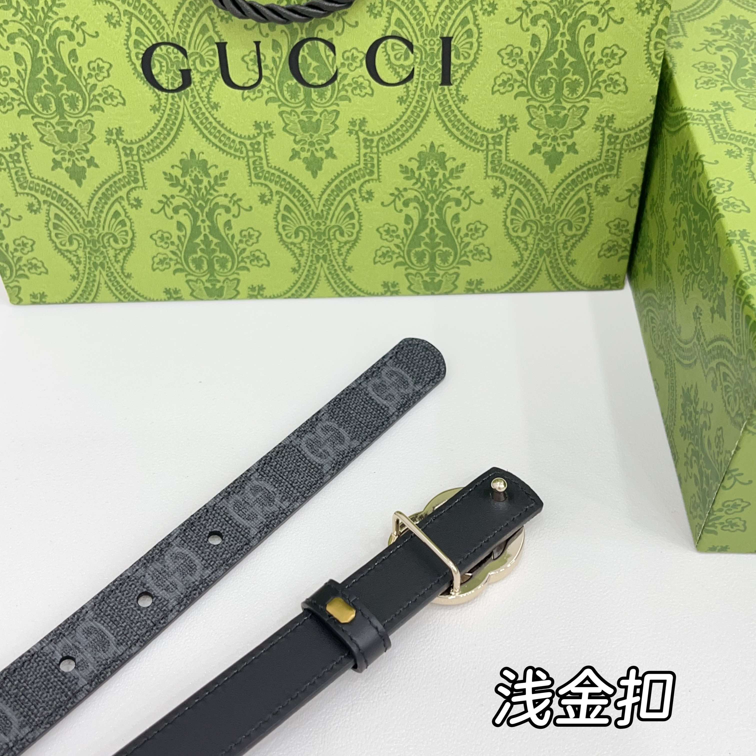 Gucci 2.0cm经典防水布料搭配头层牛皮底，经典双C挂扣，对官网浅金扣，银色扣，时尚百搭！