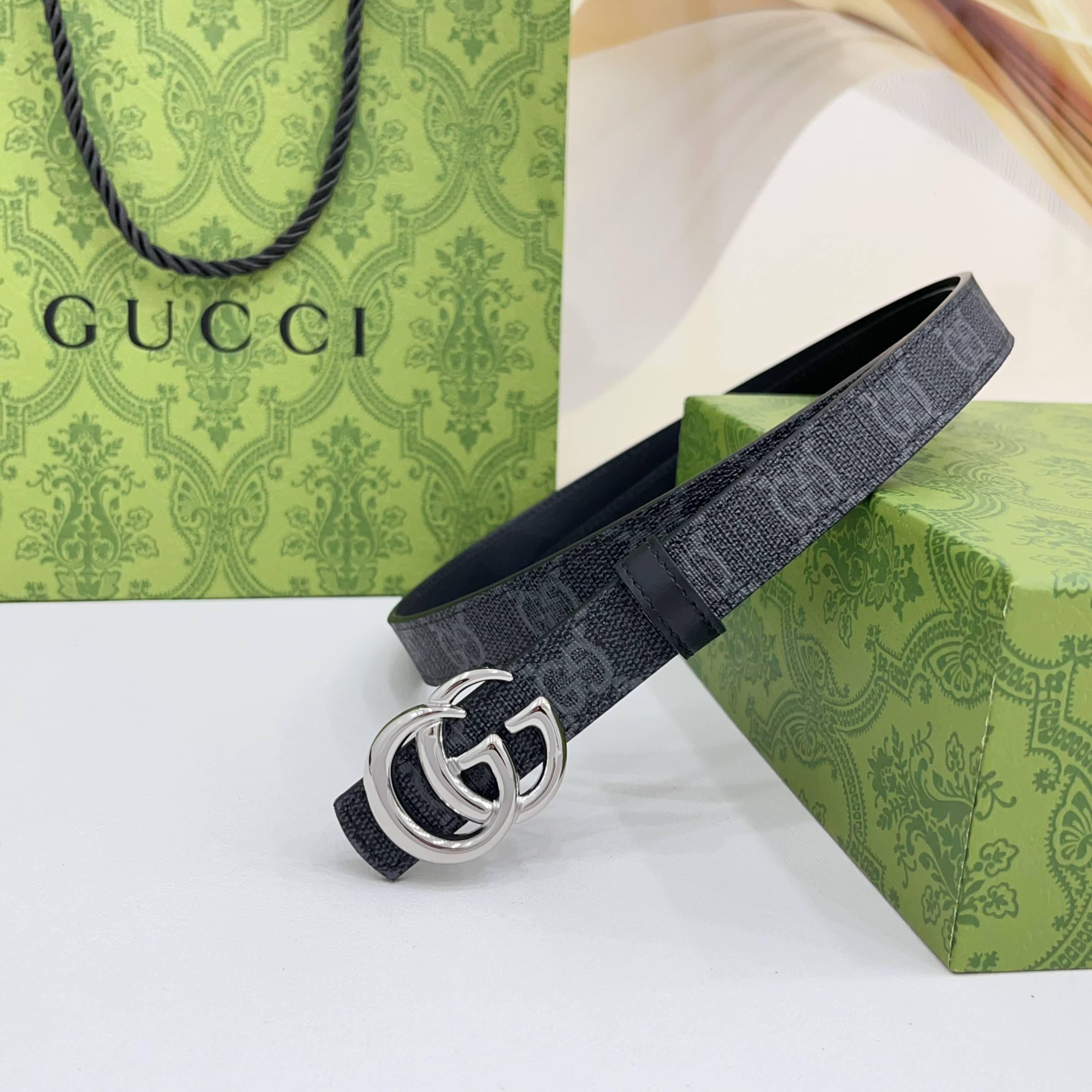 Gucci 2.0cm经典防水布料搭配头层牛皮底，经典双C挂扣，对官网浅金扣，银色扣，时尚百搭！