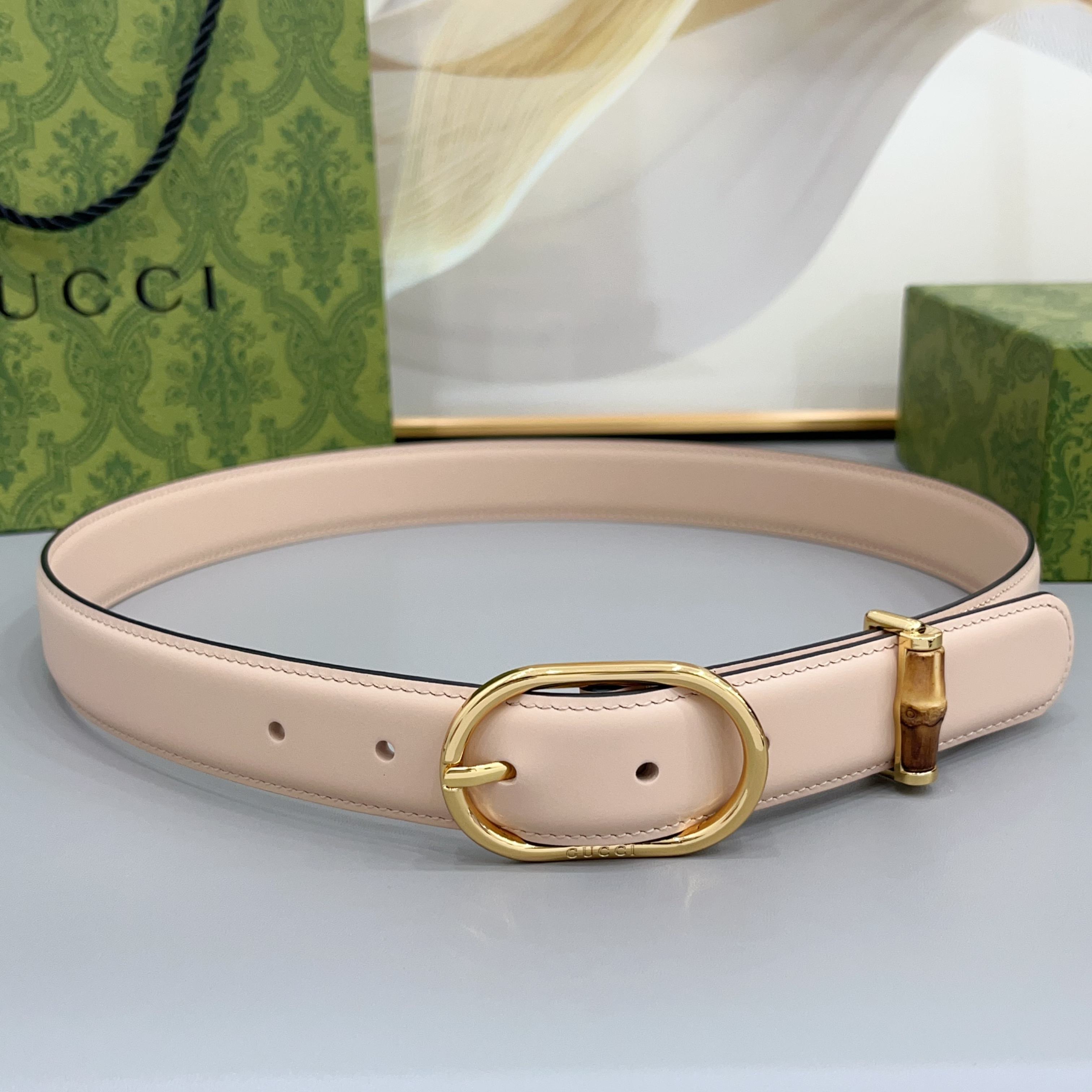 Gucci 古驰 3.0cm这款引人注目的皮质腰带被作为 Cruise 2026 系列作品的一部分推出，