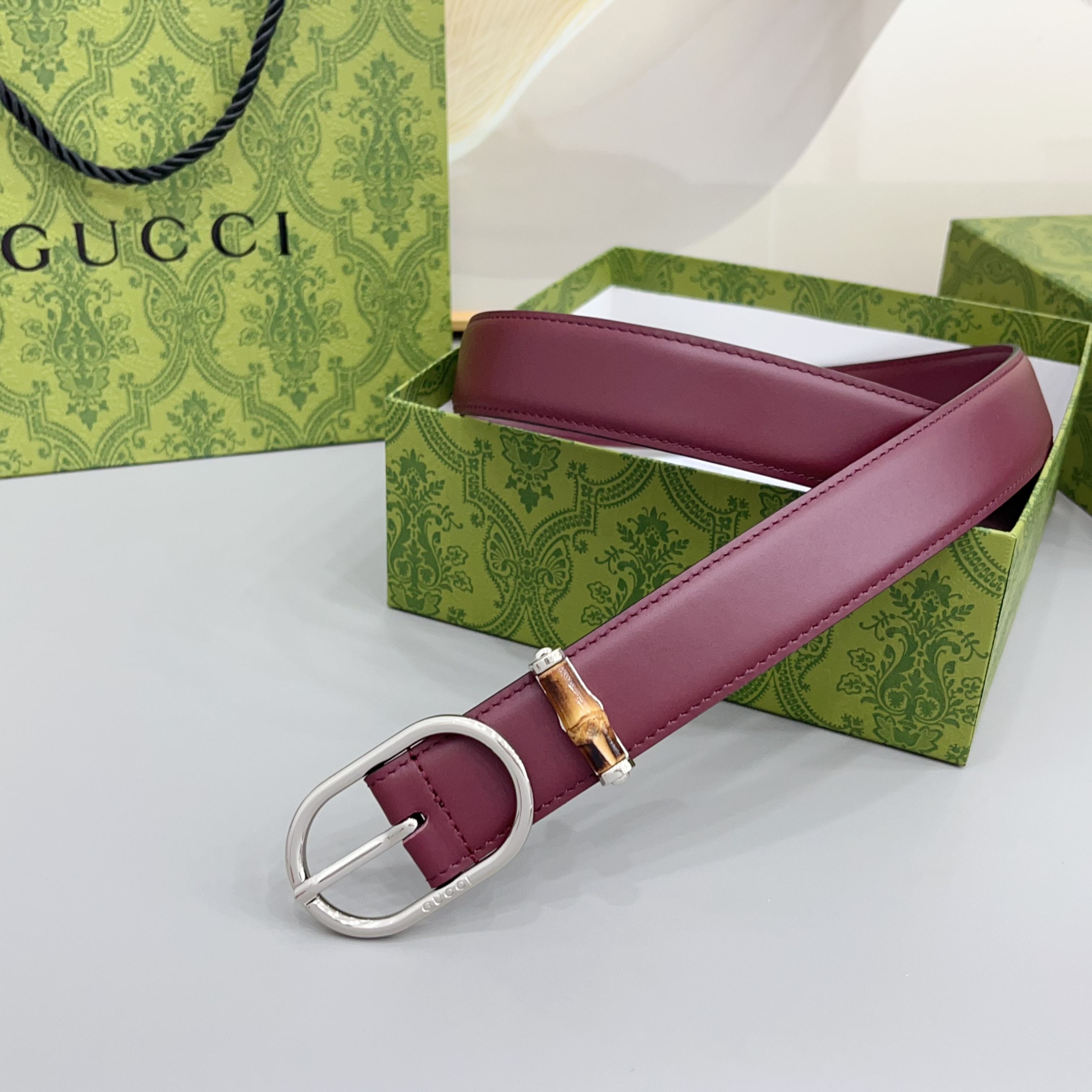 Gucci 古驰 3.0cm这款引人注目的皮质腰带被作为 Cruise 2026 系列作品的一部分推出，