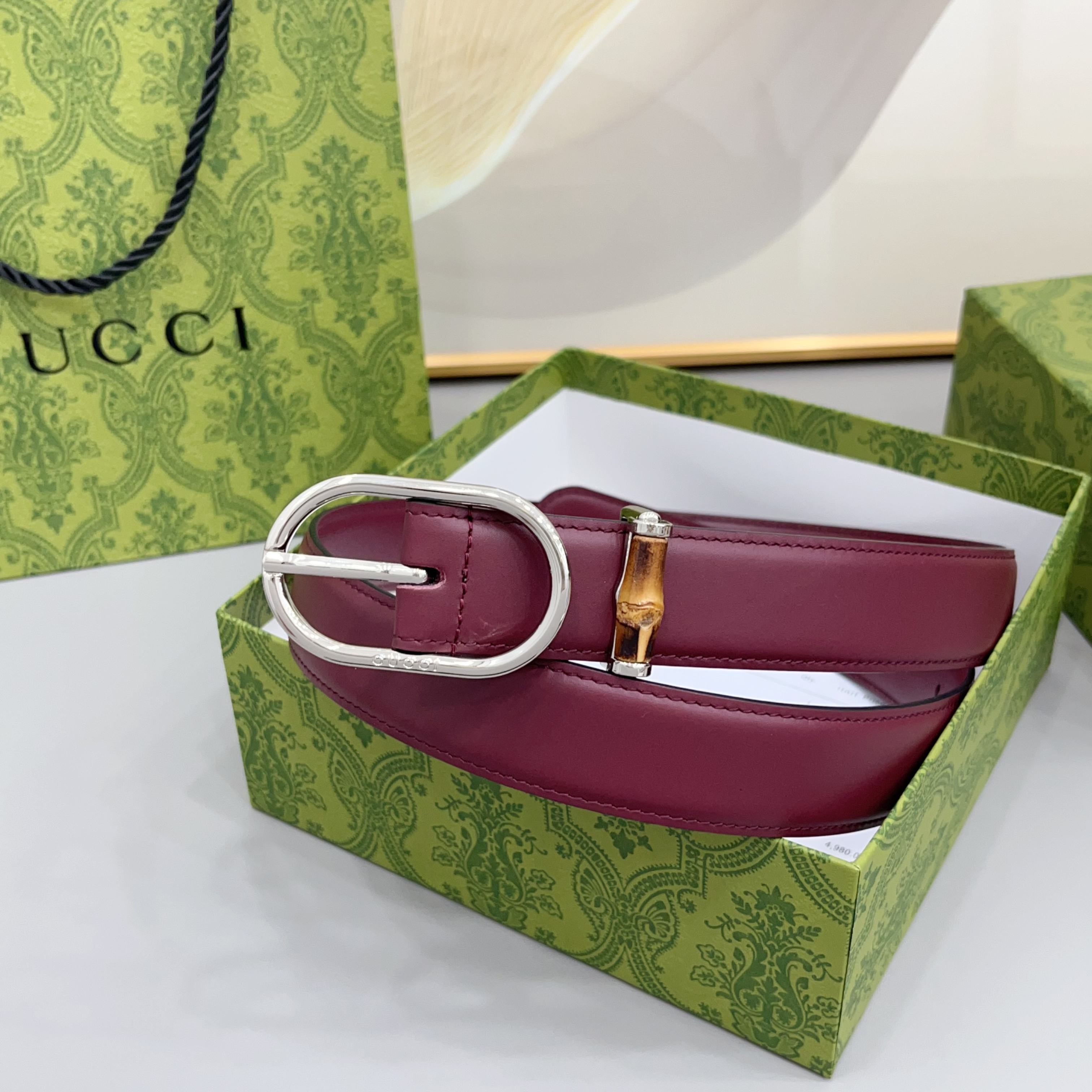 Gucci 古驰 3.0cm这款引人注目的皮质腰带被作为 Cruise 2026 系列作品的一部分推出，