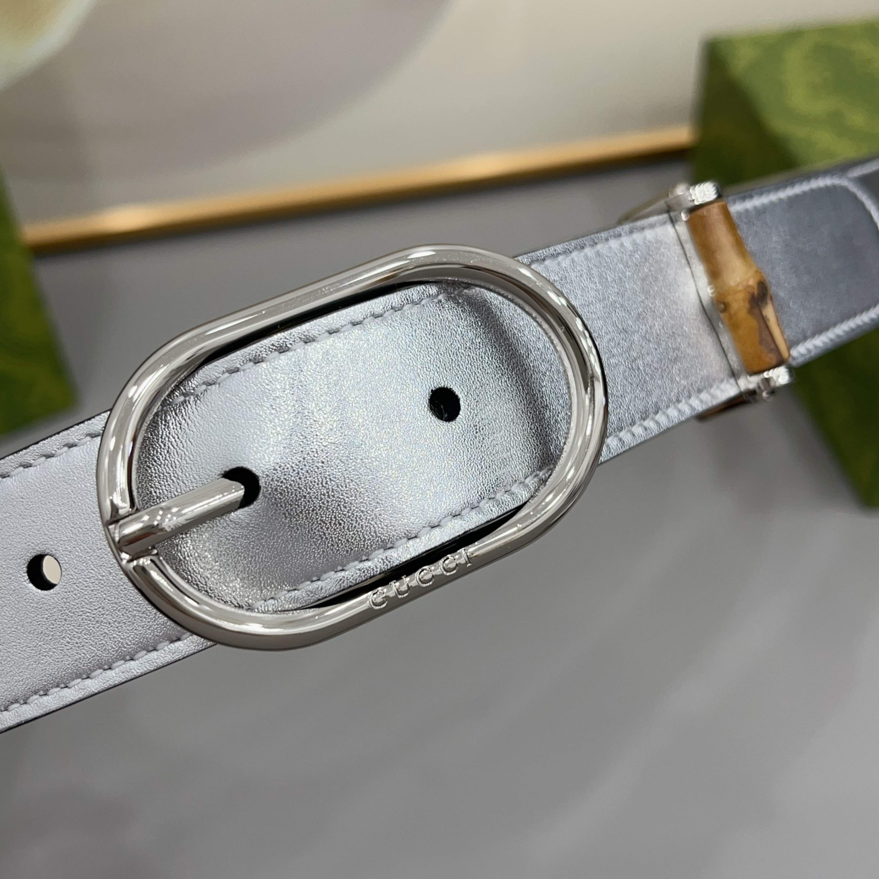 Gucci 古驰 3.0cm这款引人注目的皮质腰带被作为 Cruise 2026 系列作品的一部分推出，