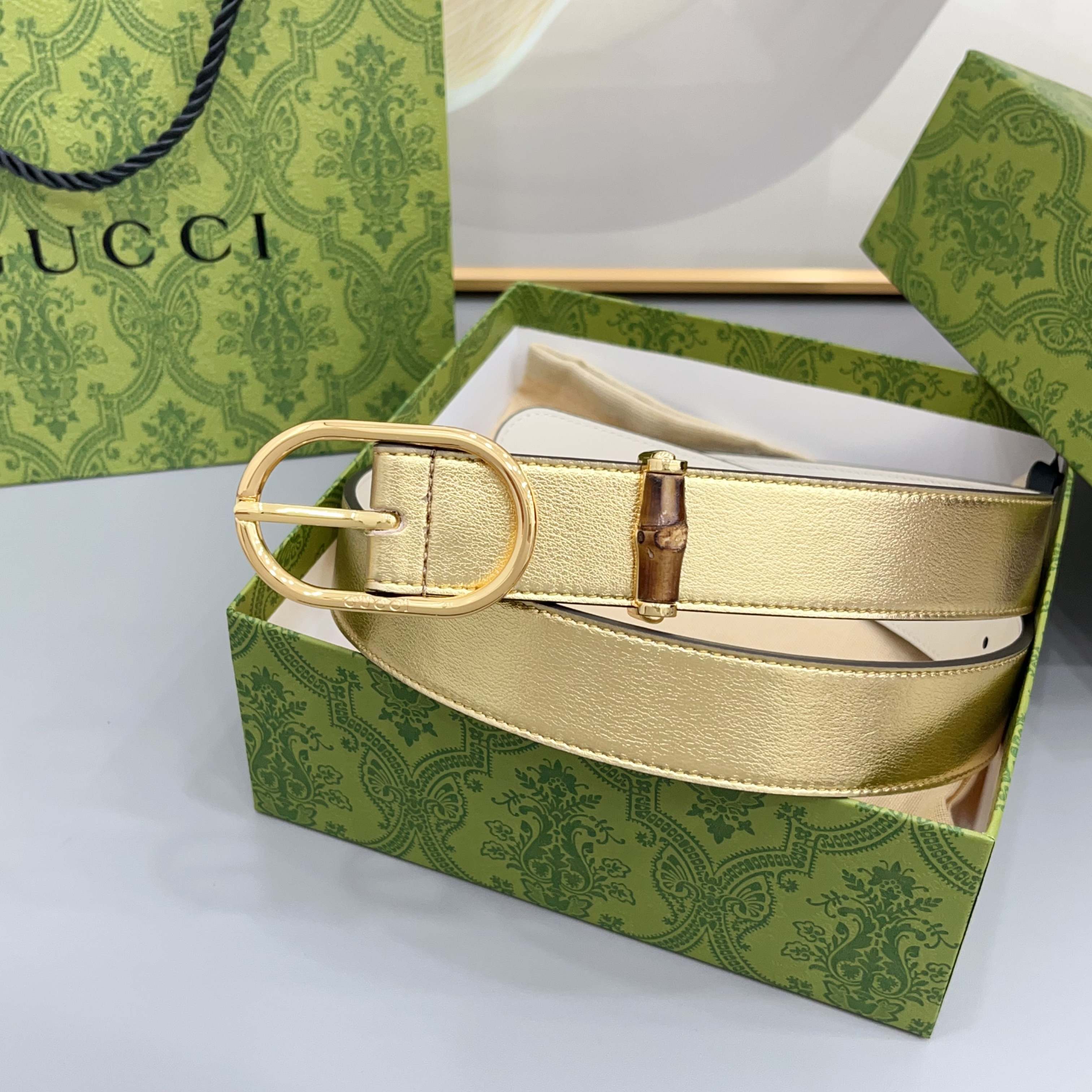 Gucci 古驰 3.0cm这款引人注目的皮质腰带被作为 Cruise 2026 系列作品的一部分推出，