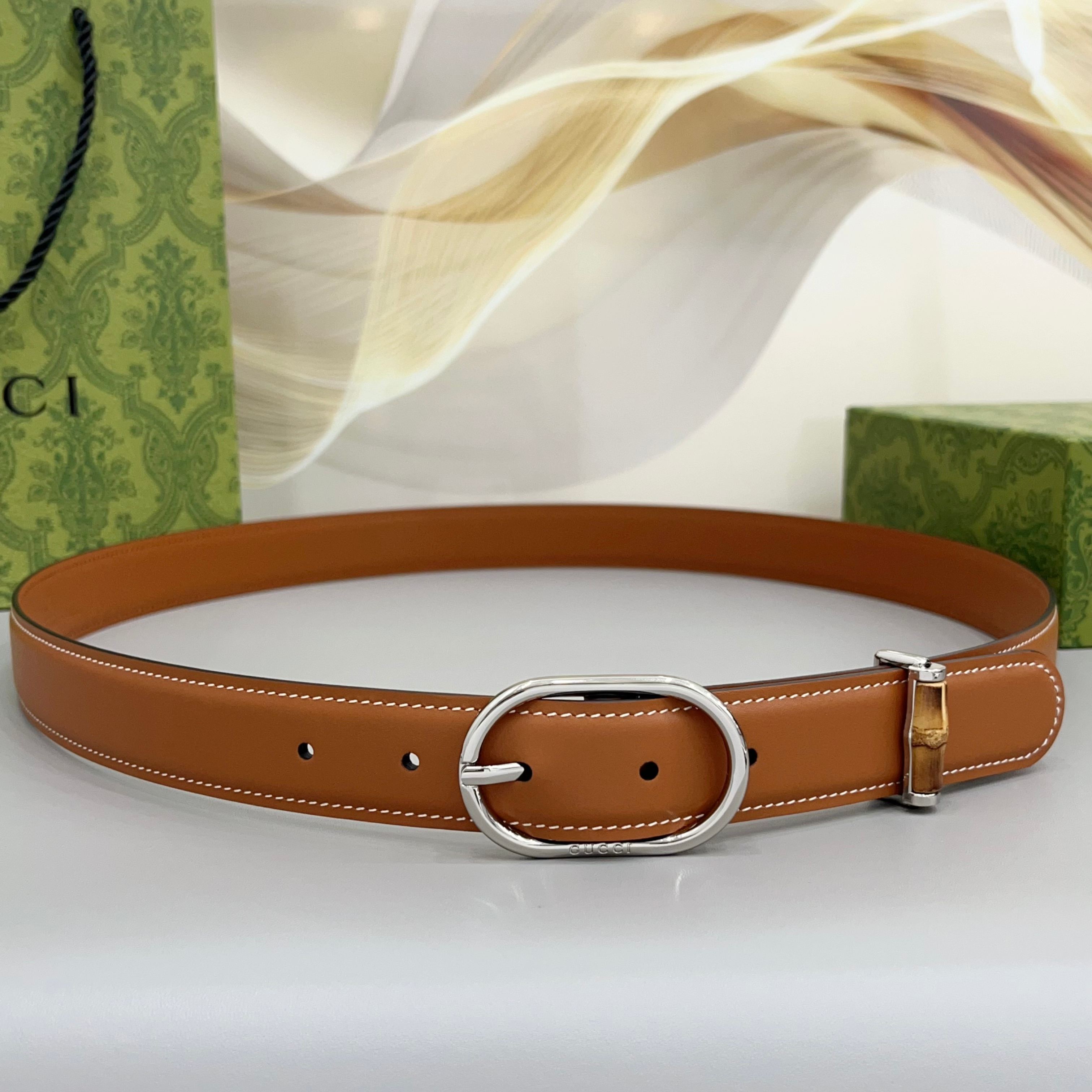 Gucci 古驰 3.0cm这款引人注目的皮质腰带被作为 Cruise 2026 系列作品的一部分推出，