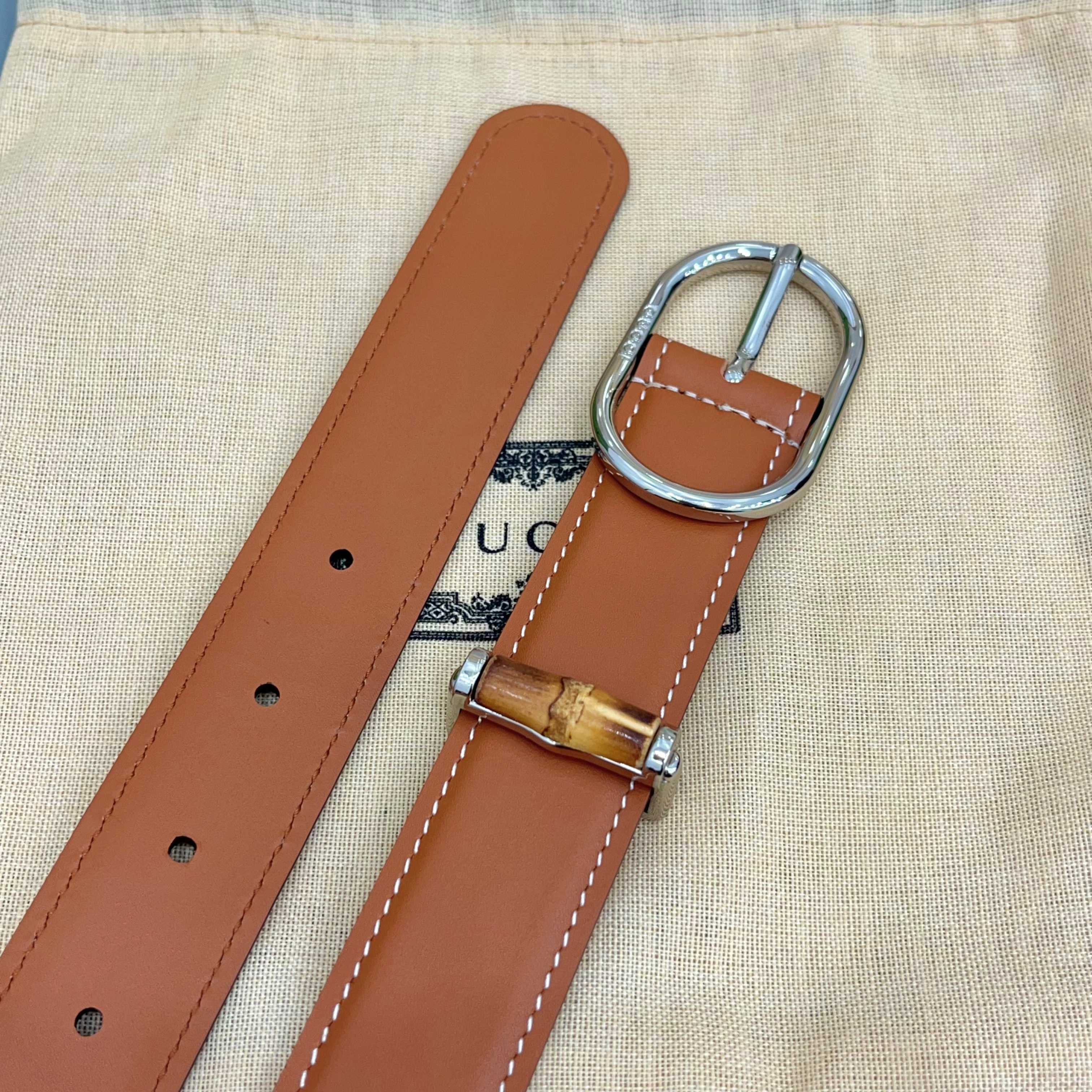 Gucci 古驰 3.0cm这款引人注目的皮质腰带被作为 Cruise 2026 系列作品的一部分推出，