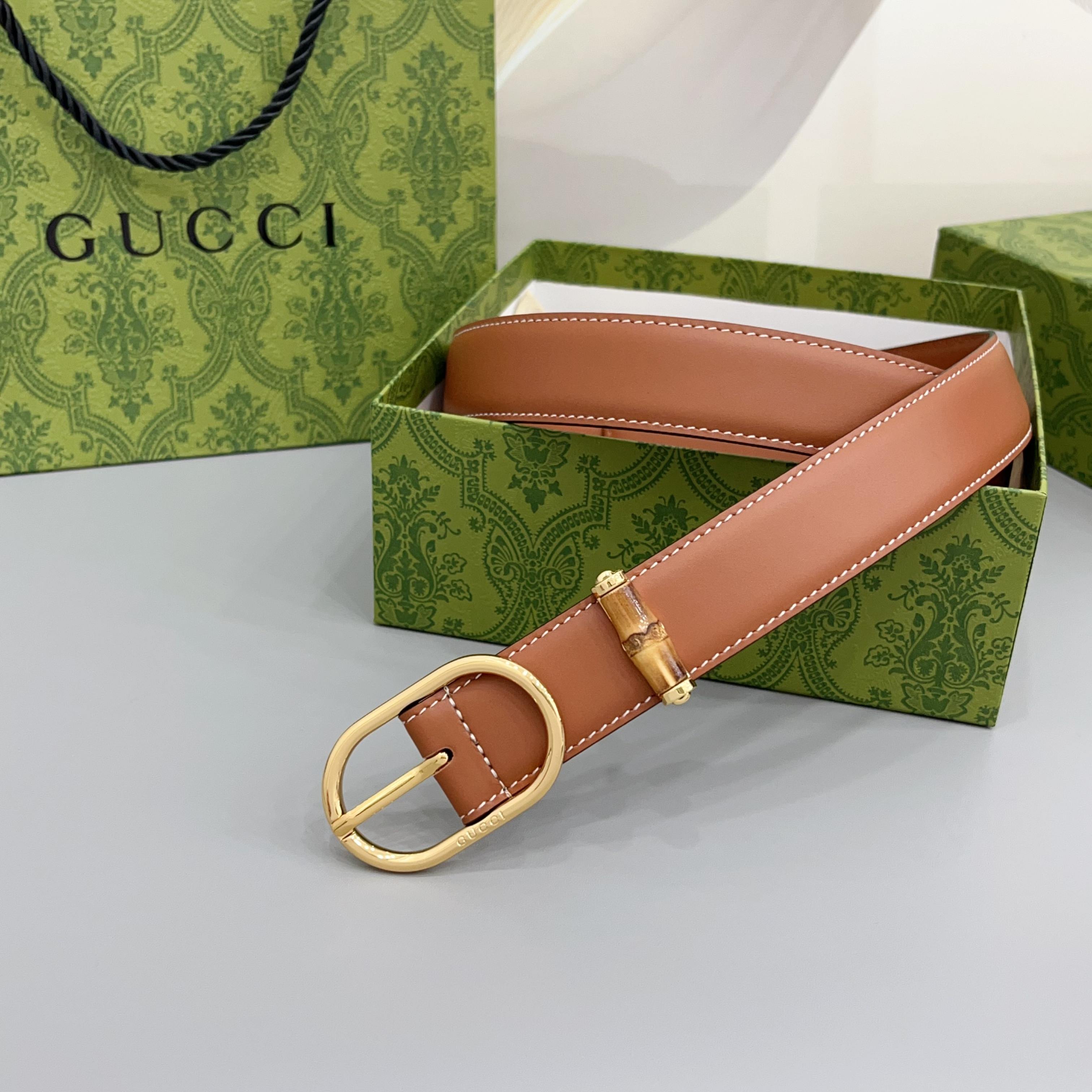 Gucci 古驰 3.0cm这款引人注目的皮质腰带被作为 Cruise 2026 系列作品的一部分推出，