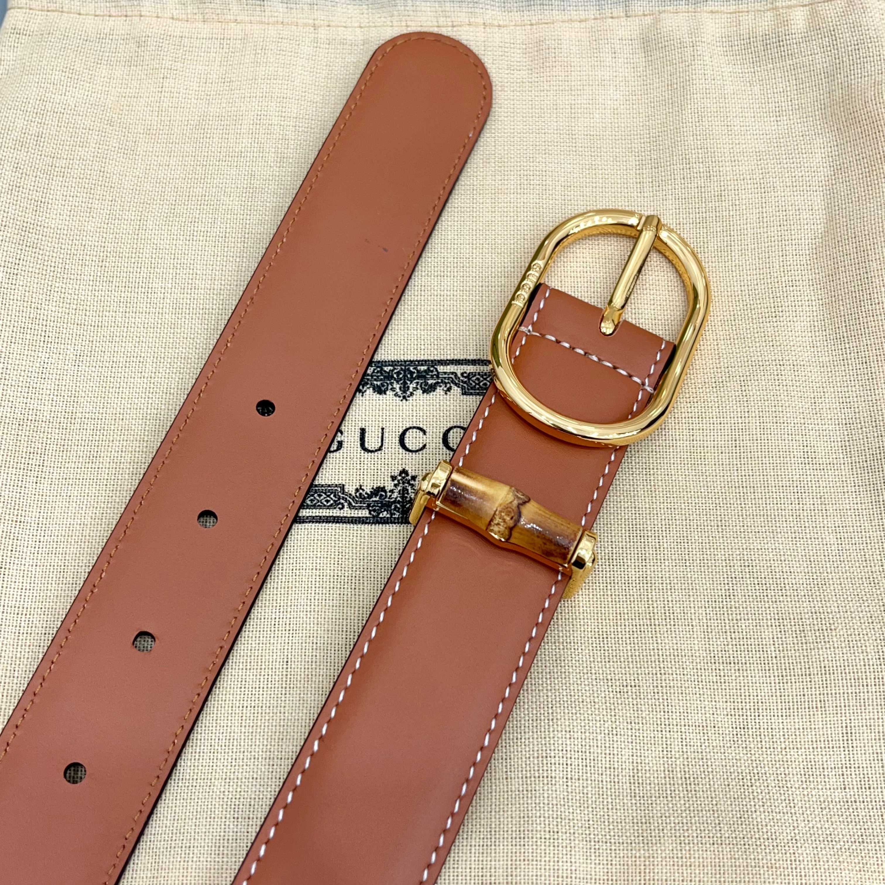 Gucci 古驰 3.0cm这款引人注目的皮质腰带被作为 Cruise 2026 系列作品的一部分推出，