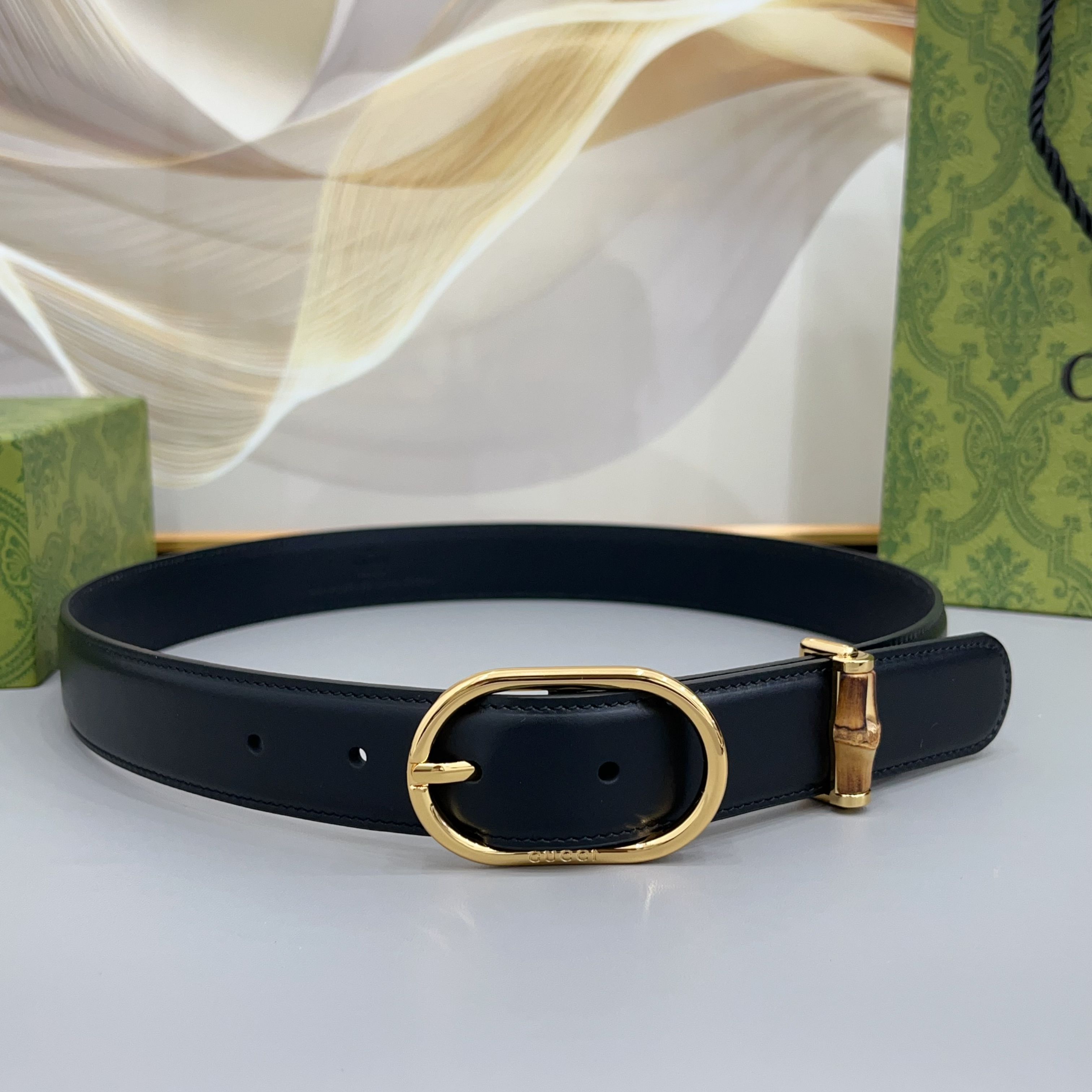 Gucci 古驰 3.0cm这款引人注目的皮质腰带被作为 Cruise 2026 系列作品的一部分推出，