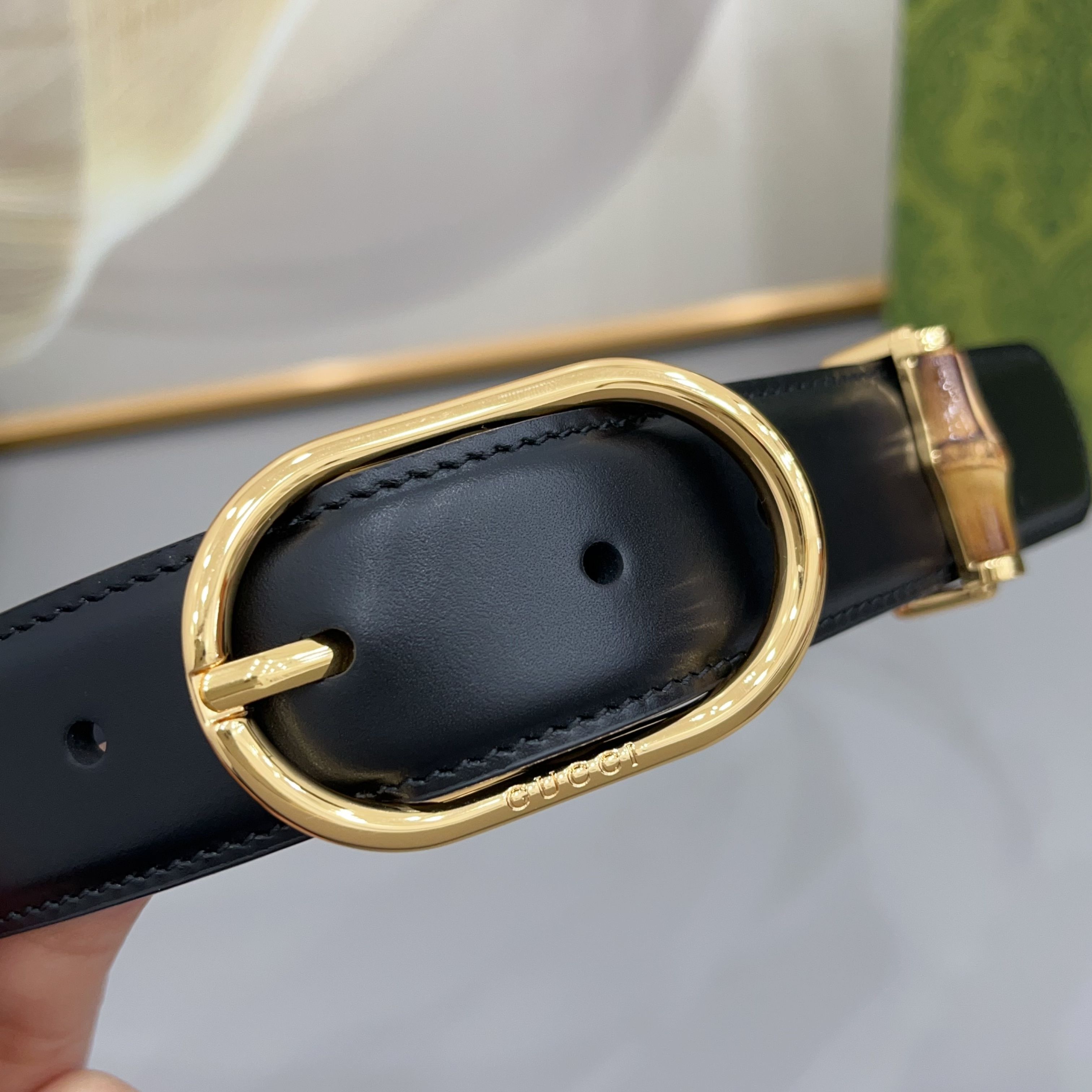 Gucci 古驰 3.0cm这款引人注目的皮质腰带被作为 Cruise 2026 系列作品的一部分推出，