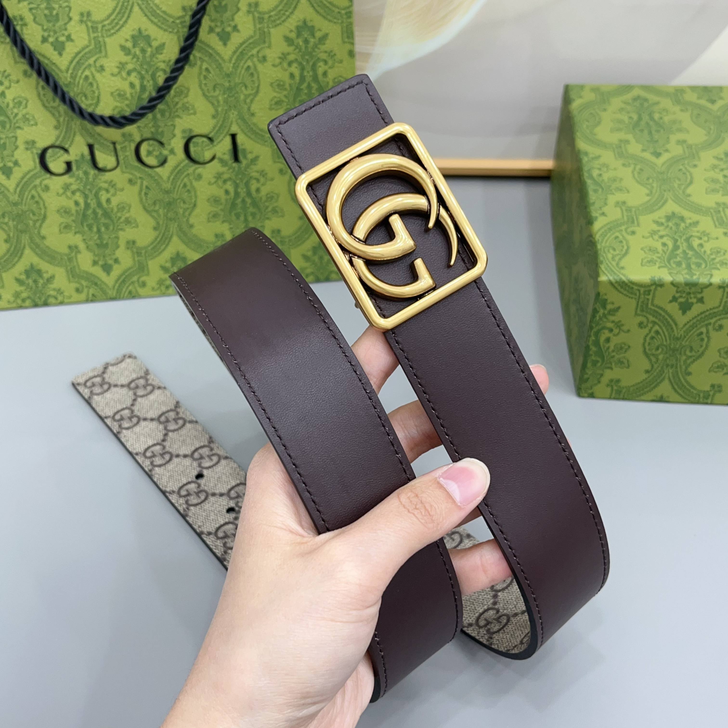 Gucci 古驰 3.5cmGG 马蒙系列推出了一款以档案资料为灵感的廓形设计，搭配镶有双 G 字样的框