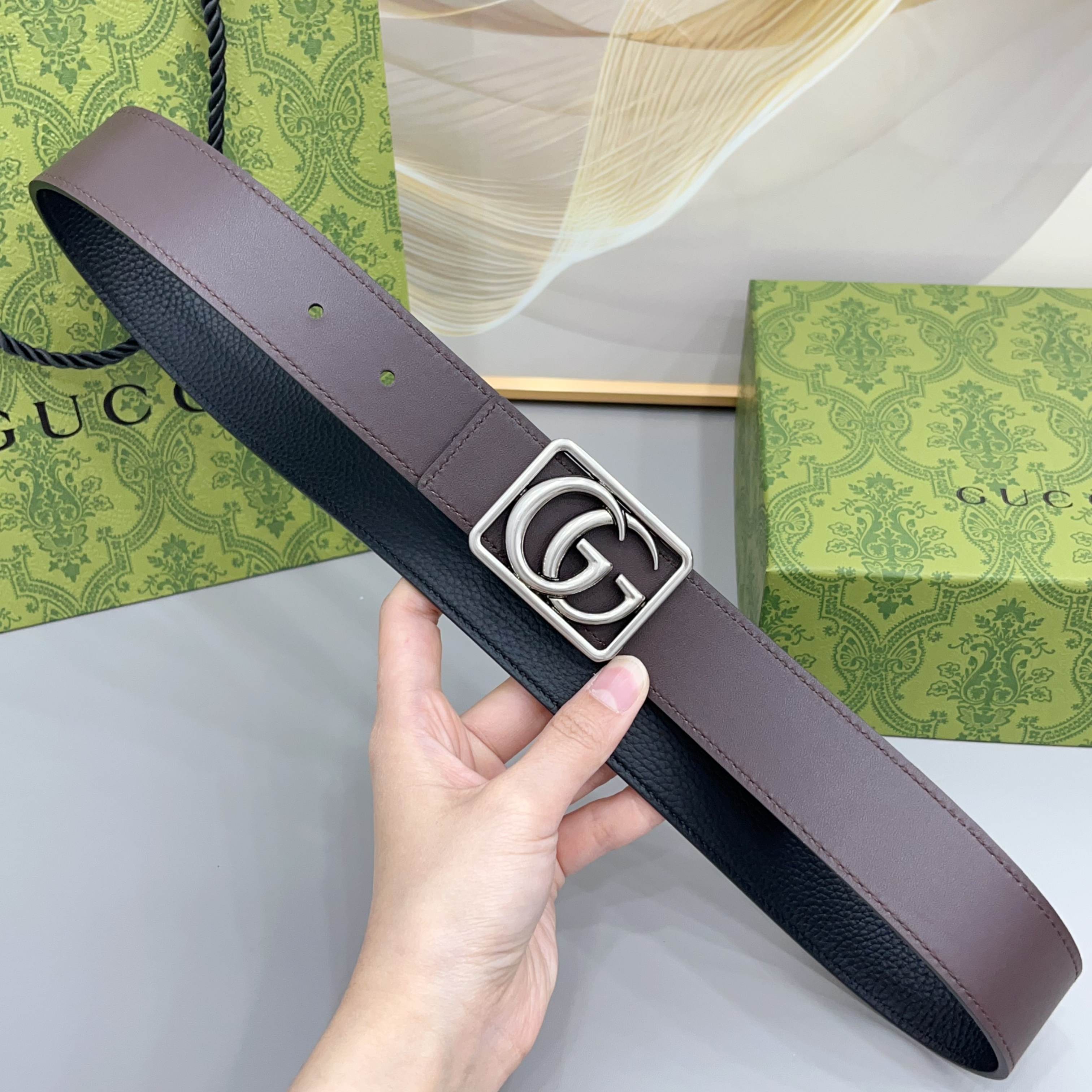 Gucci 古驰 3.5cmGG 马蒙系列推出了一款以档案资料为灵感的廓形设计，搭配镶有双 G 字样的框