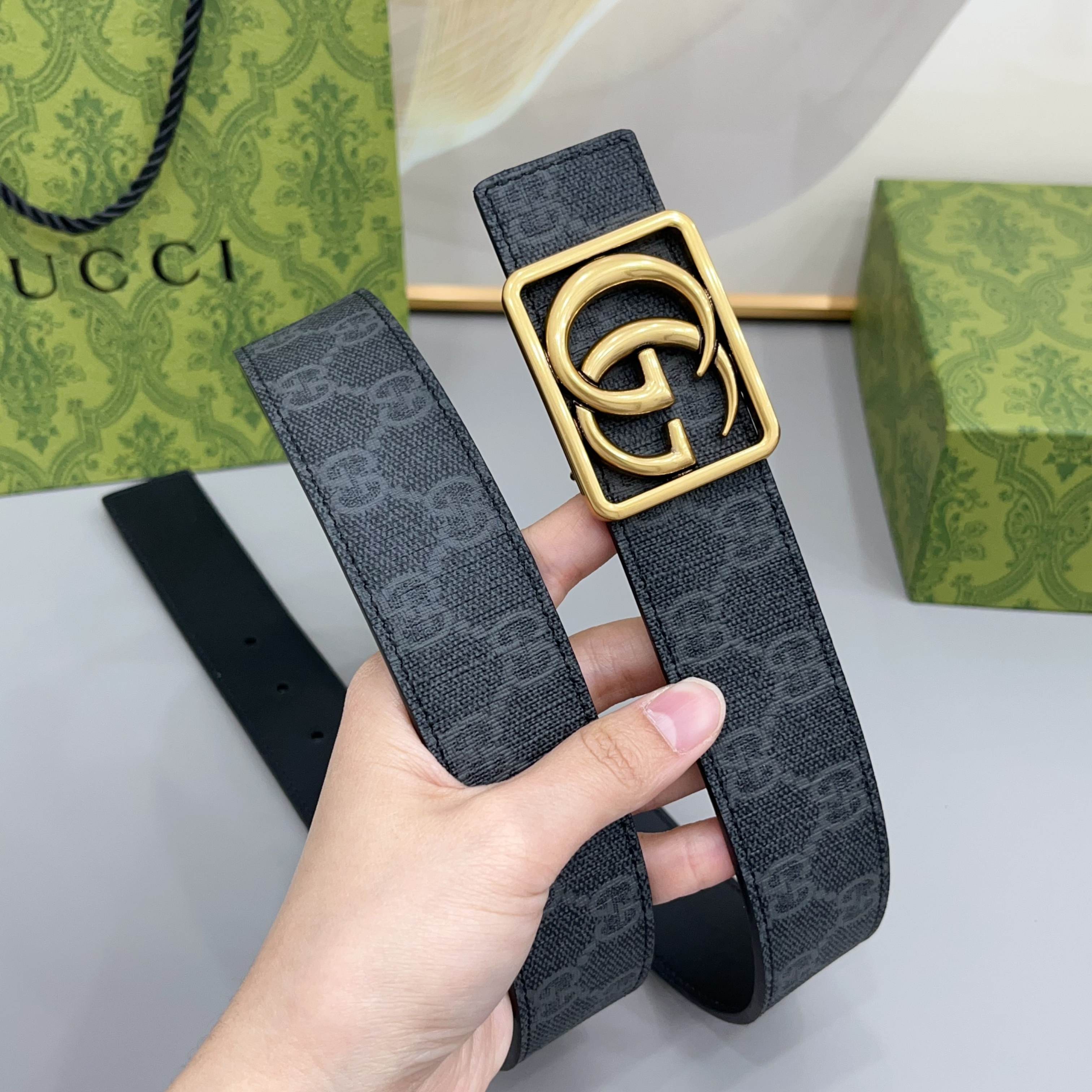 Gucci 古驰 3.5cmGG 马蒙系列推出了一款以档案资料为灵感的廓形设计，搭配镶有双 G 字样的框