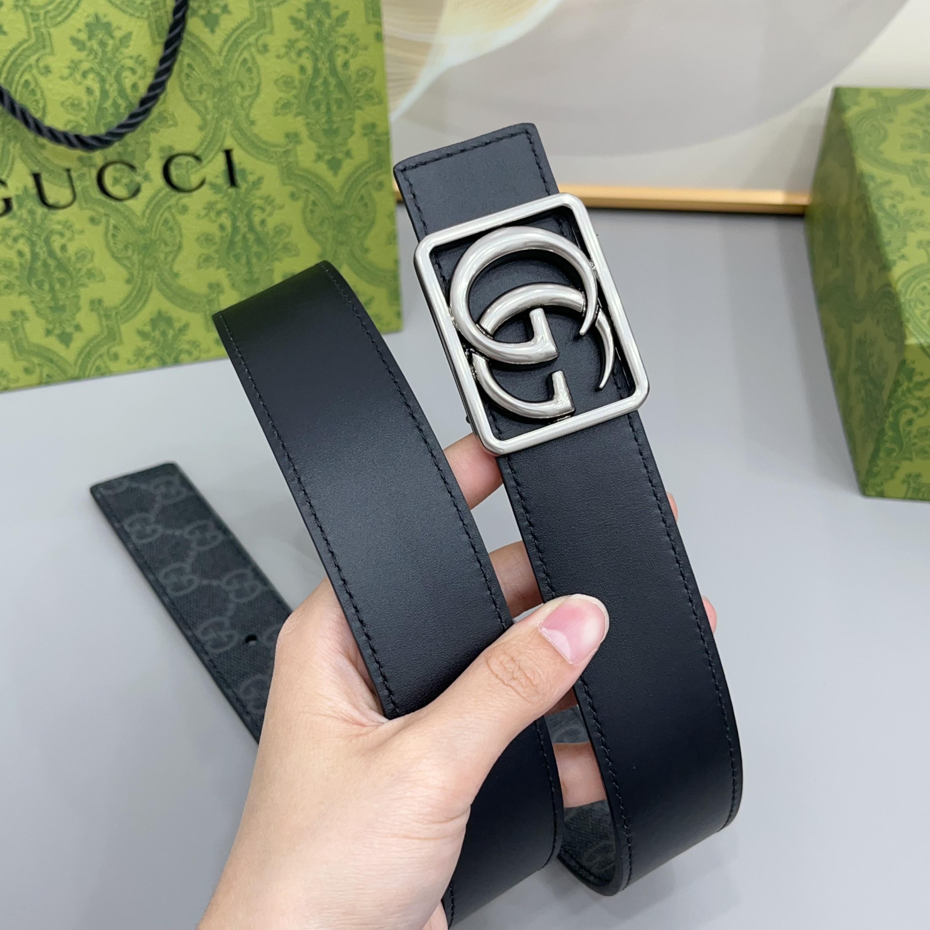 Gucci 古驰 3.5cmGG 马蒙系列推出了一款以档案资料为灵感的廓形设计，搭配镶有双 G 字样的框