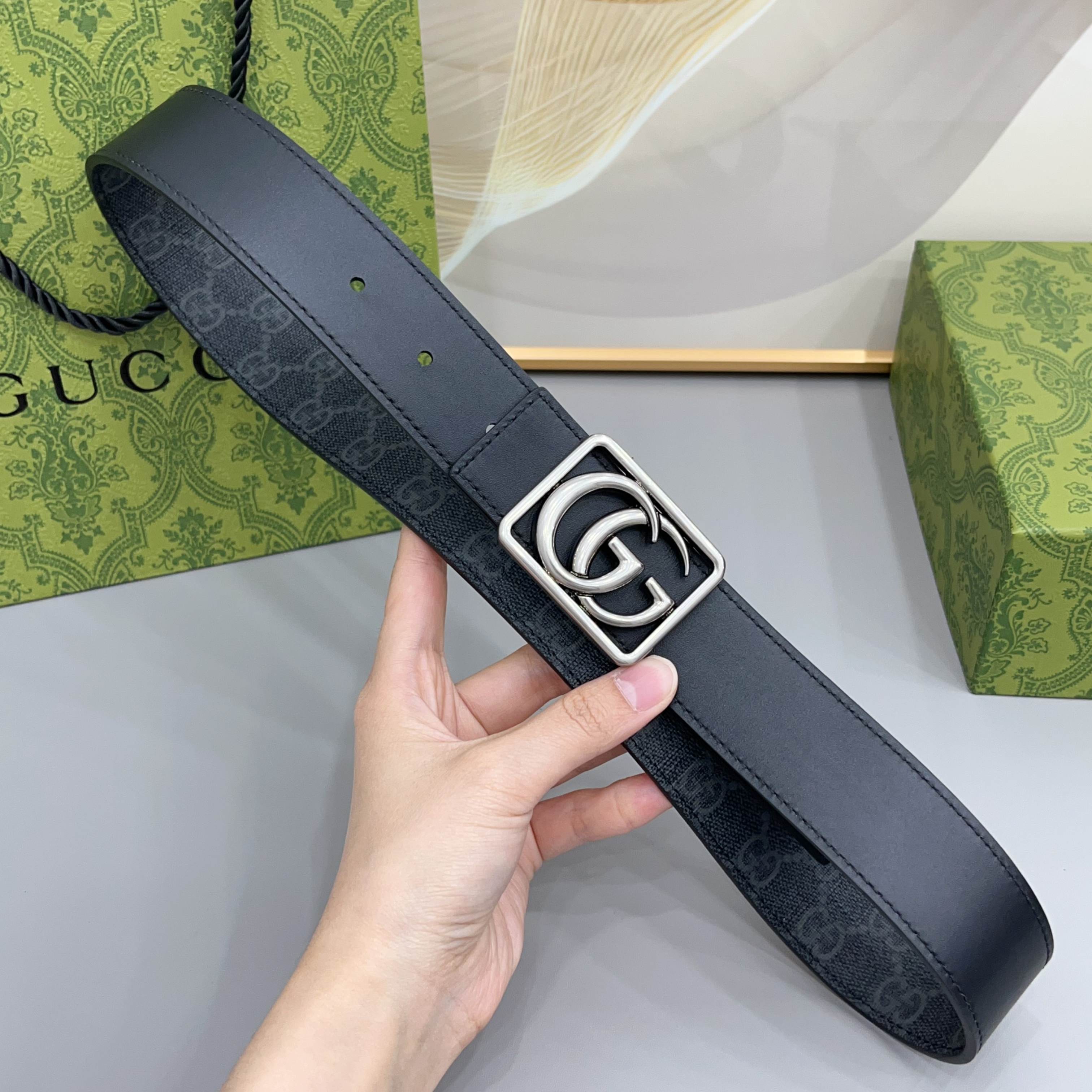 Gucci 古驰 3.5cmGG 马蒙系列推出了一款以档案资料为灵感的廓形设计，搭配镶有双 G 字样的框