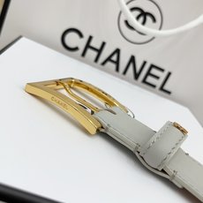 Chanel 3.0cm当平稳细腻的皮革遇上高级沙底工艺打底,把优雅与力量感平衡得恰到好处。是西装、 Chanel 3.0cm当平稳细腻的皮革遇上高级沙底工艺打底,把优雅与力量感平衡得恰到好处。是西装、