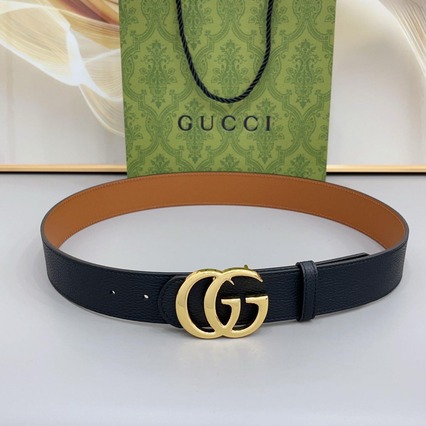 4.0cm 古驰双G腰带经典版型 · 双面可用 · 百搭不挑以标志性金属扣，为日常穿搭注入意式格调适配所