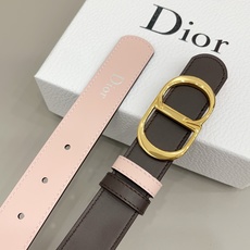 Dior 3.0cm由乔纳森·安德森 (Jonathan Anderson) 设计的 CD Icon Dior 3.0cm由乔纳森·安德森 (Jonathan Anderson) 设计的 CD Icon