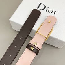 Dior 3.0cm由乔纳森·安德森 (Jonathan Anderson) 设计的 CD Icon Dior 3.0cm由乔纳森·安德森 (Jonathan Anderson) 设计的 CD Icon