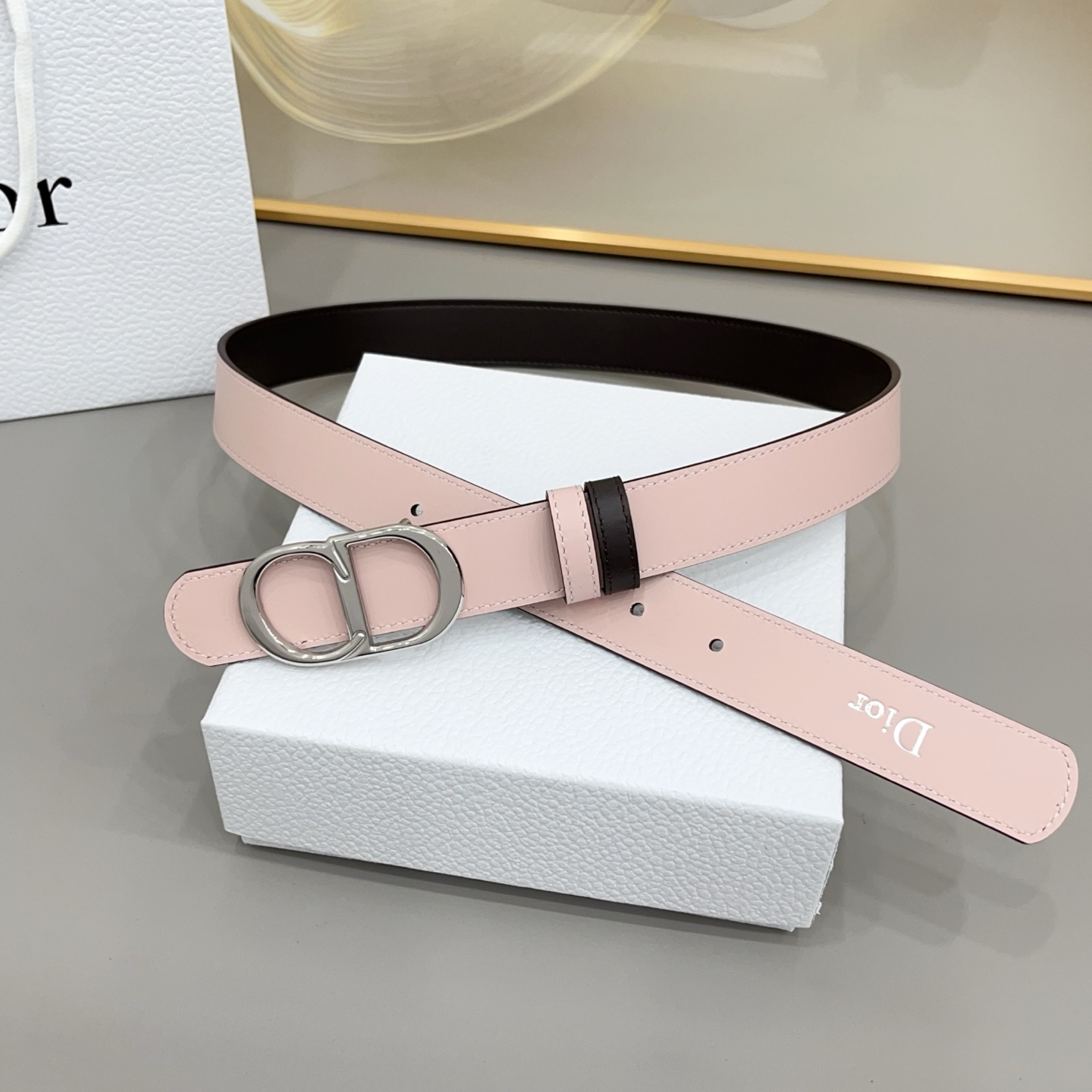 Dior  3.0cm由乔纳森·安德森 (Jonathan Anderson) 设计的 CD Icon 