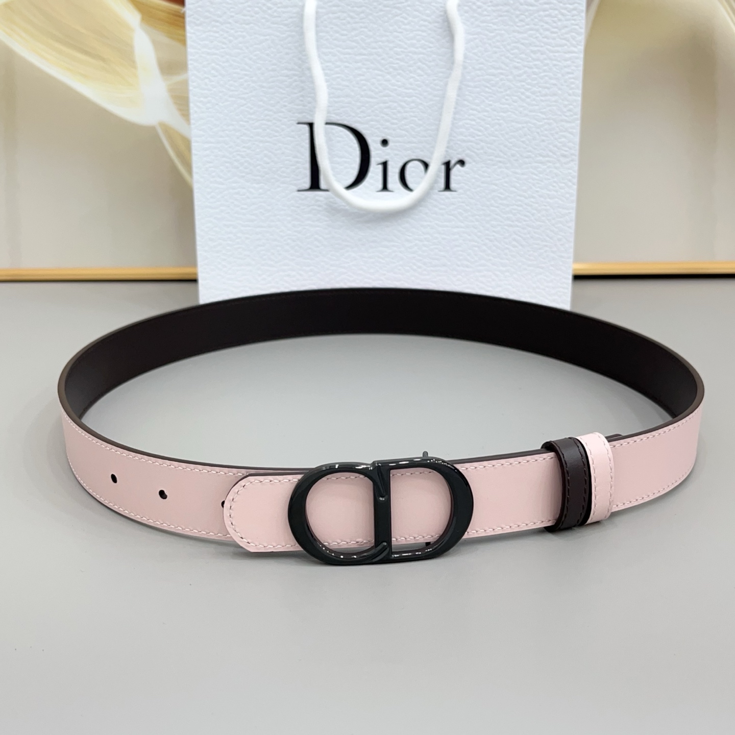 Dior  3.0cm由乔纳森·安德森 (Jonathan Anderson) 设计的 CD Icon 
