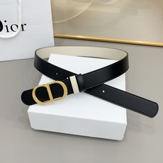 Dior 3.0cm由乔纳森·安德森 (Jonathan Anderson) 设计的 CD Icon Dior 3.0cm由乔纳森·安德森 (Jonathan Anderson) 设计的 CD Icon