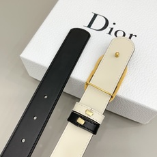Dior 3.0cm由乔纳森·安德森 (Jonathan Anderson) 设计的 CD Icon Dior 3.0cm由乔纳森·安德森 (Jonathan Anderson) 设计的 CD Icon