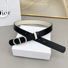Dior 3.0cm由乔纳森·安德森 (Jonathan Anderson) 设计的 CD Icon Dior 3.0cm由乔纳森·安德森 (Jonathan Anderson) 设计的 CD Icon
