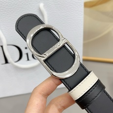 Dior 3.0cm由乔纳森·安德森 (Jonathan Anderson) 设计的 CD Icon Dior 3.0cm由乔纳森·安德森 (Jonathan Anderson) 设计的 CD Icon