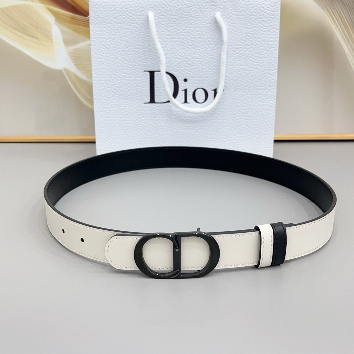 Dior  3.0cm由乔纳森·安德森 (Jonathan Anderson) 设计的 CD Icon 