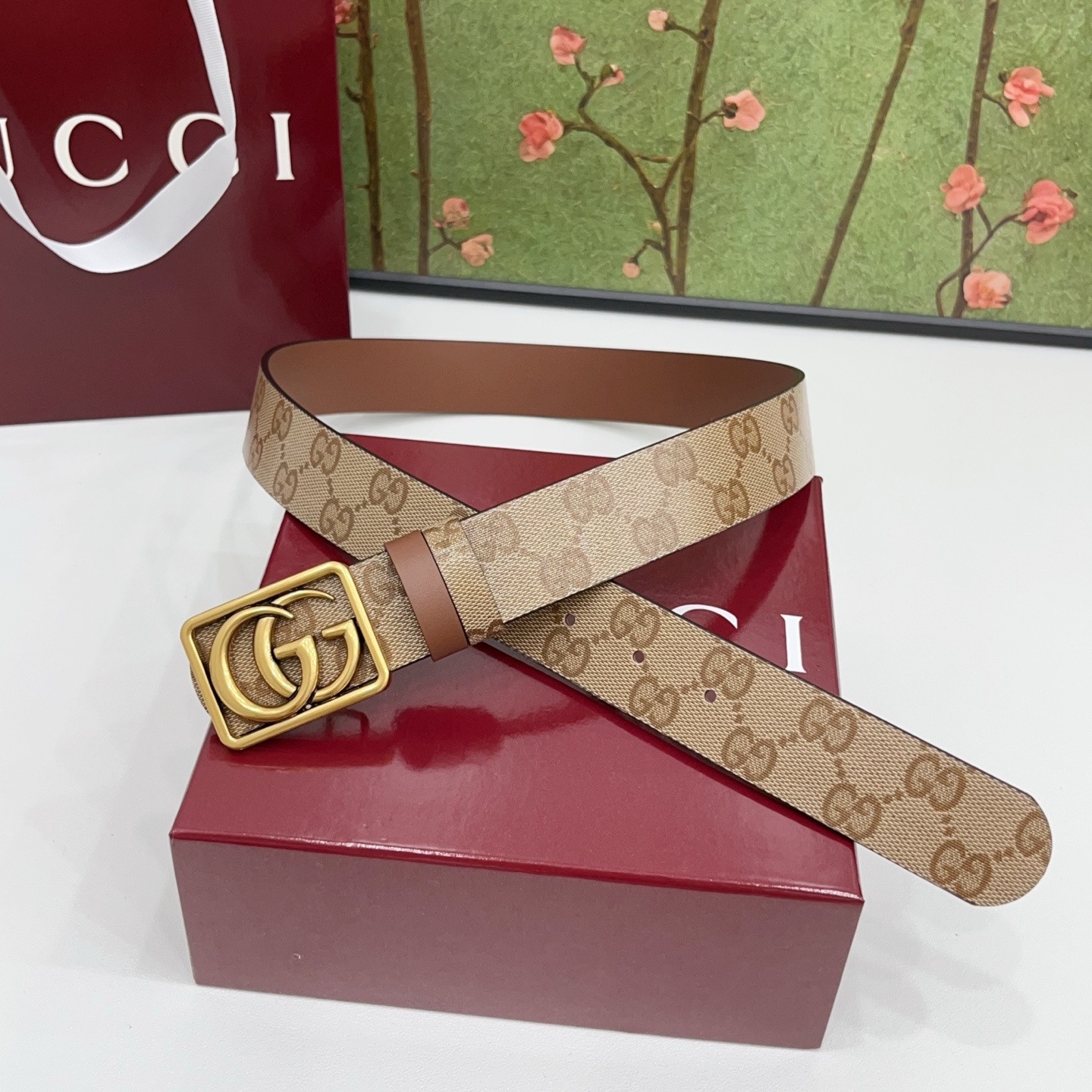 Gucci古驰  3.5cm经典防水面料搭配棕色牛皮底，搭配金，银，枪三色扣头，时尚休闲！
